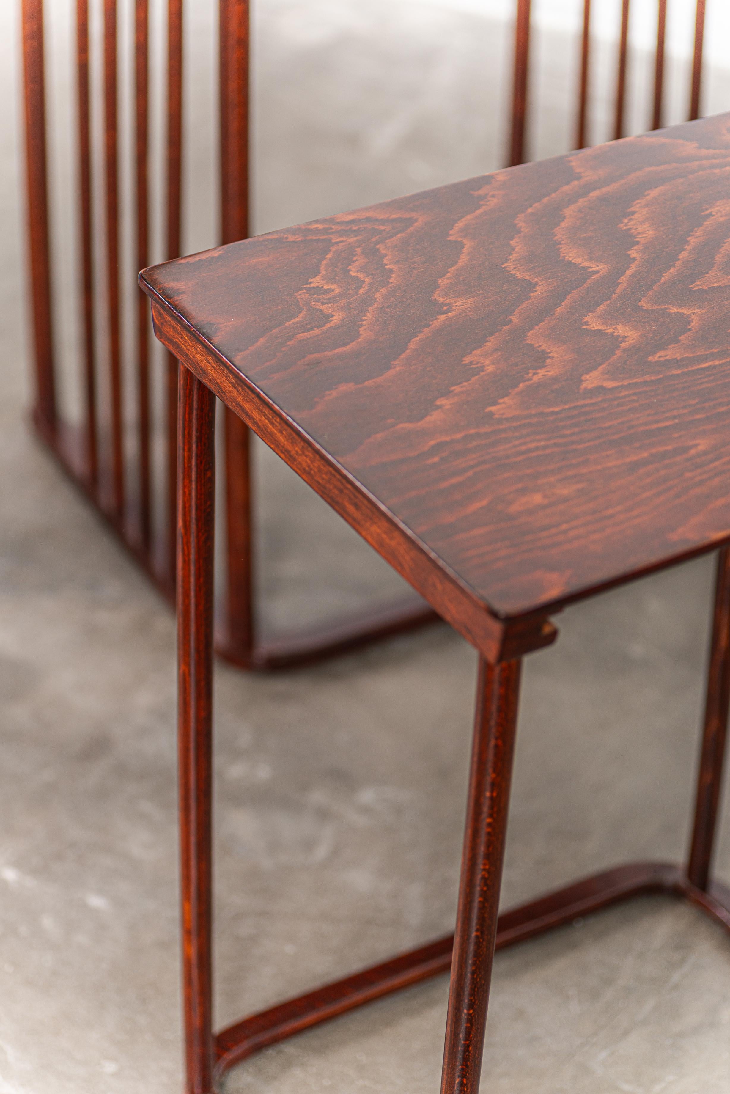 Satz von 4 Beistelltischen aus Buche von Josef Hoffmann für Jacob & Josef Kohn im Angebot 1