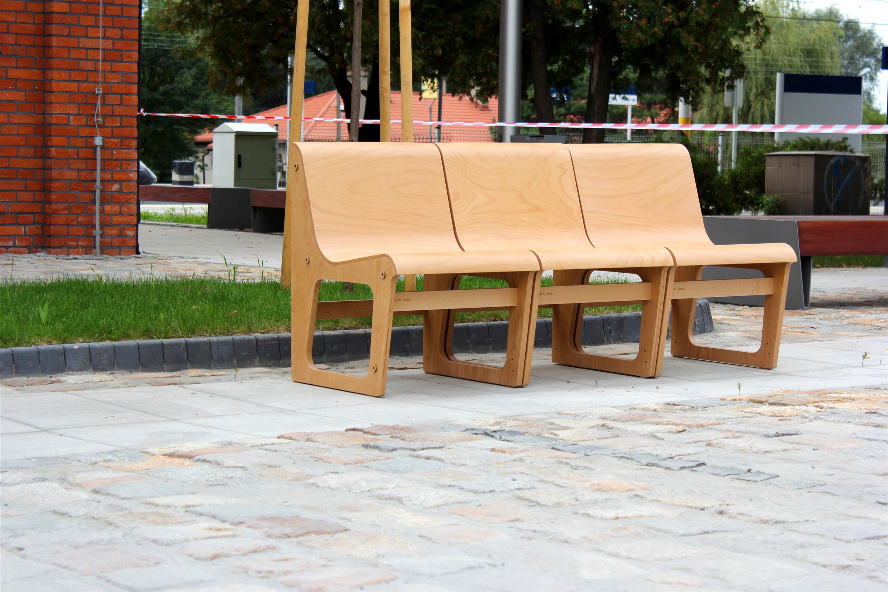 Beech Plywood Symposio Bench / Chairs by René Šulc for Ton, 2010s 4