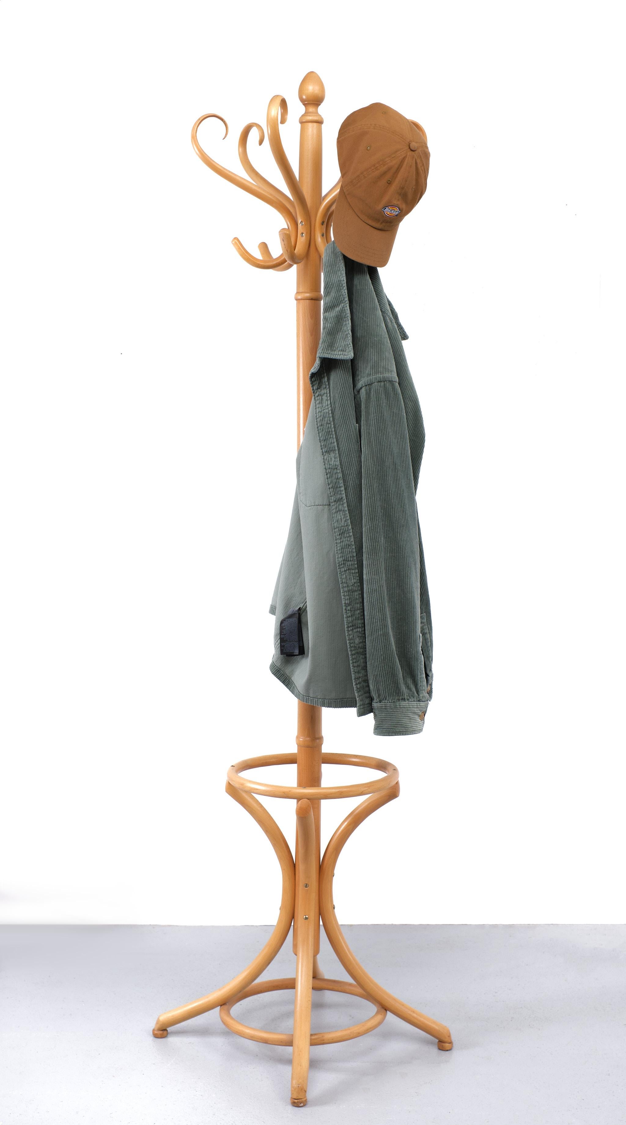 Beech  Standing coat rack  Thonet  1960s   In Good Condition For Sale In Den Haag, NL