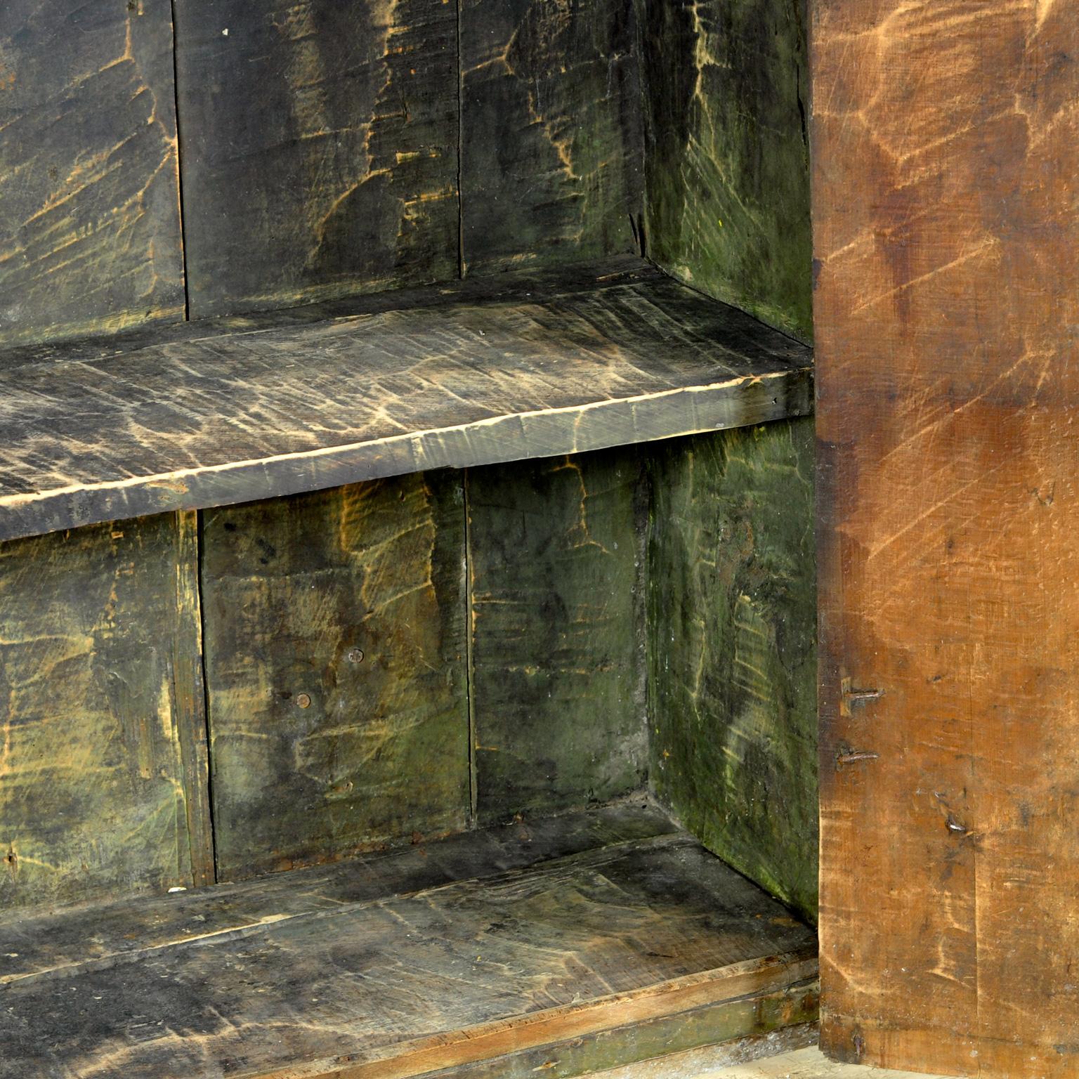Sculpté à la main Armoire wabi sabi des années 1850 en vente