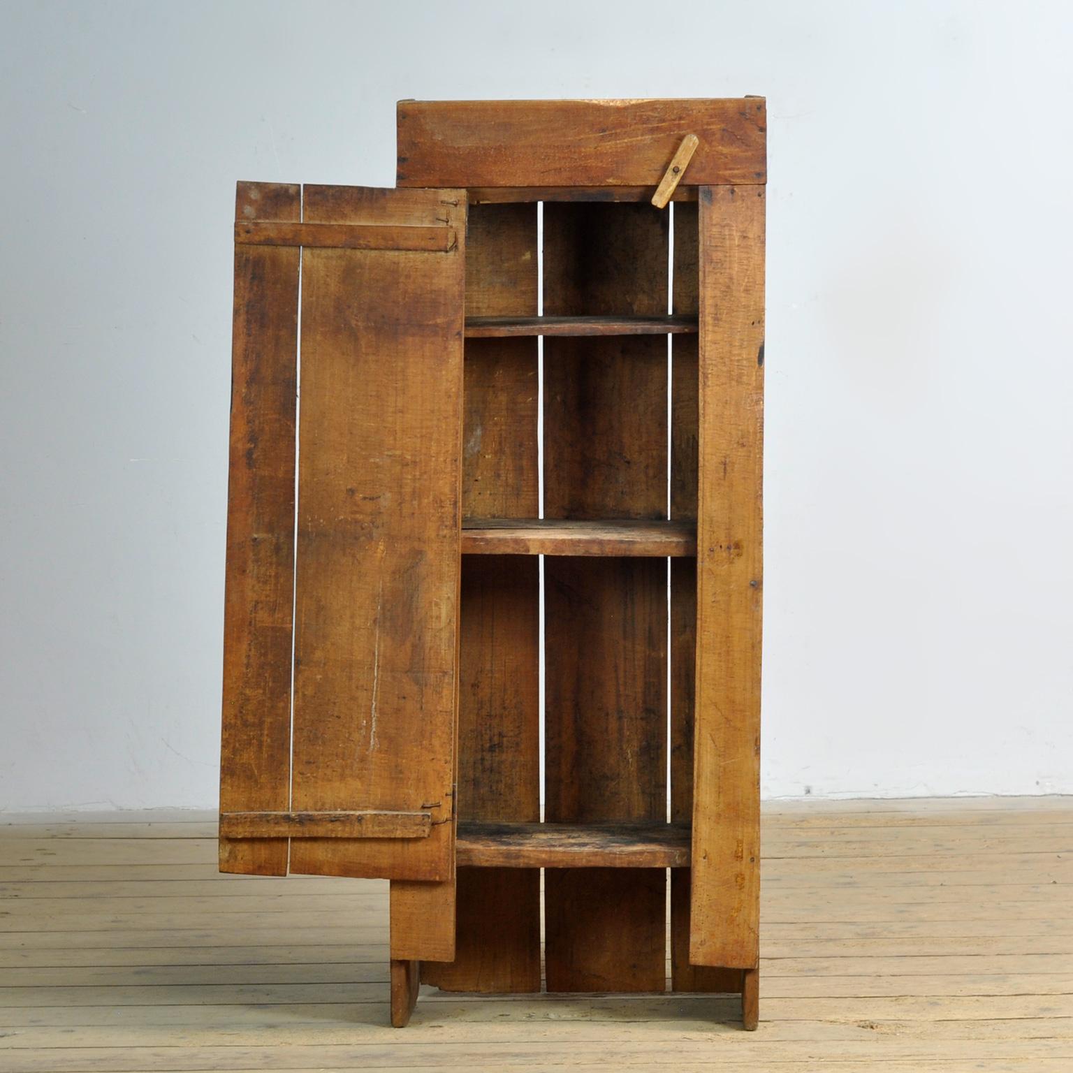beech wabi sabi cabinet, 1850s In Good Condition For Sale In Amsterdam, Noord Holland