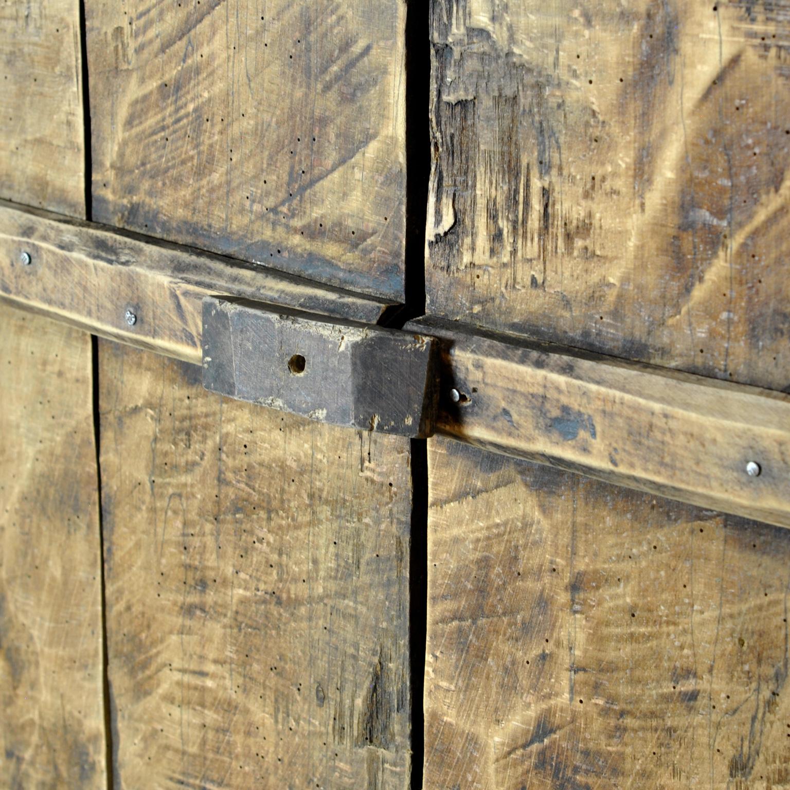 Armoire wabi sabi des années 1850 en vente 1