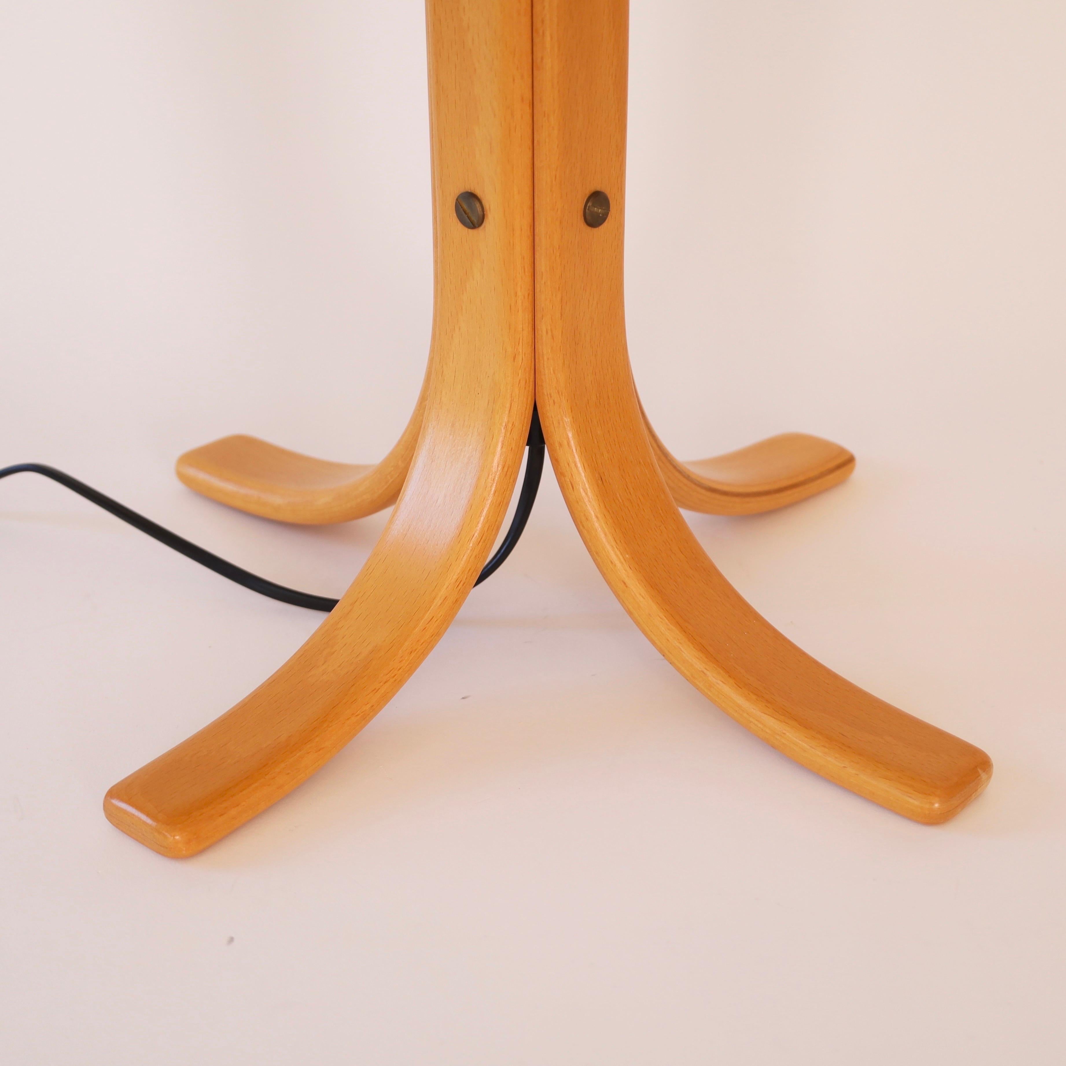 Lampe de bureau en bois de hêtre et toile d'Anna Ehrner pour Atelje Lyktan, 1970, Suède en vente 1