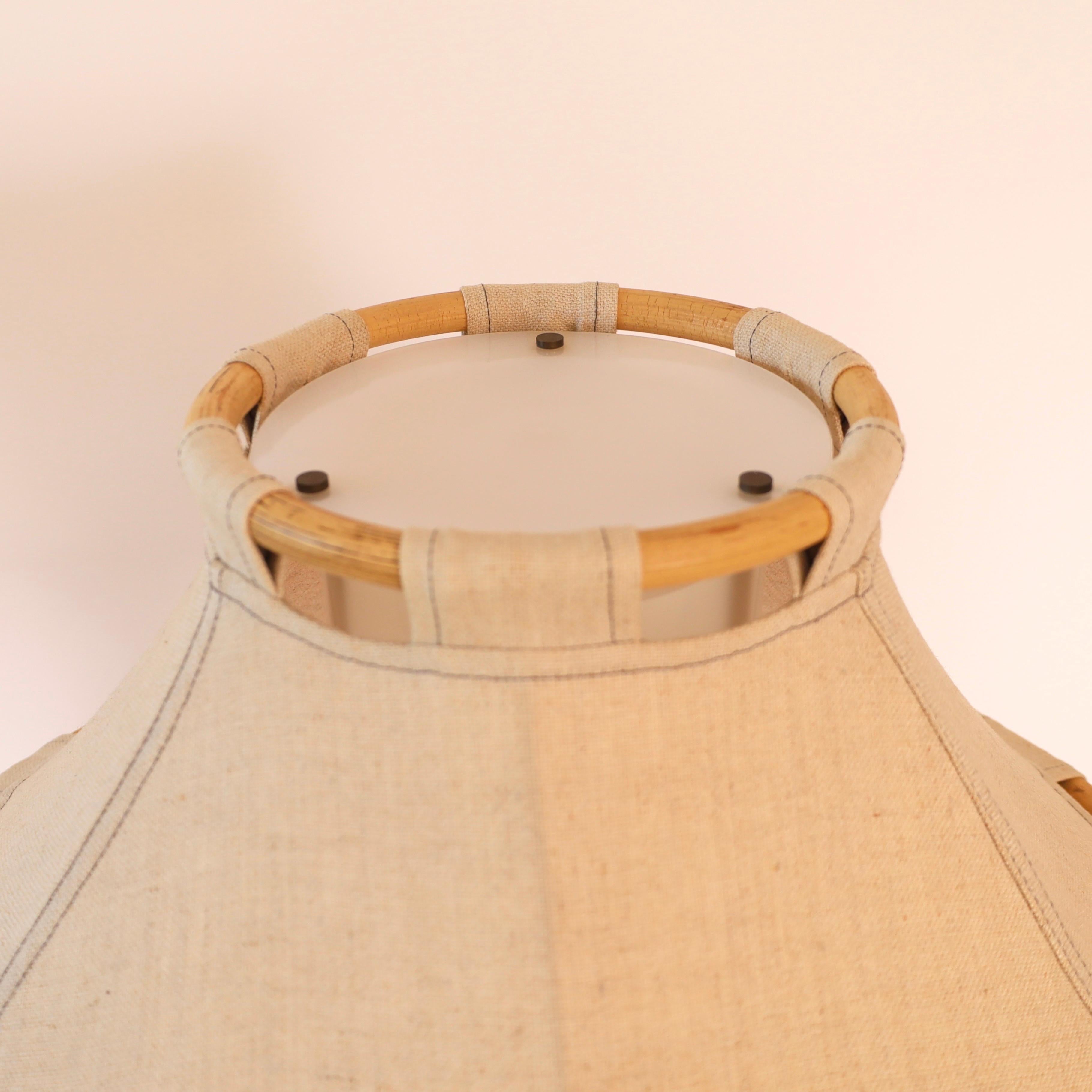 Lampe de bureau en bois de hêtre et toile d'Anna Ehrner pour Atelje Lyktan, 1970, Suède en vente 2