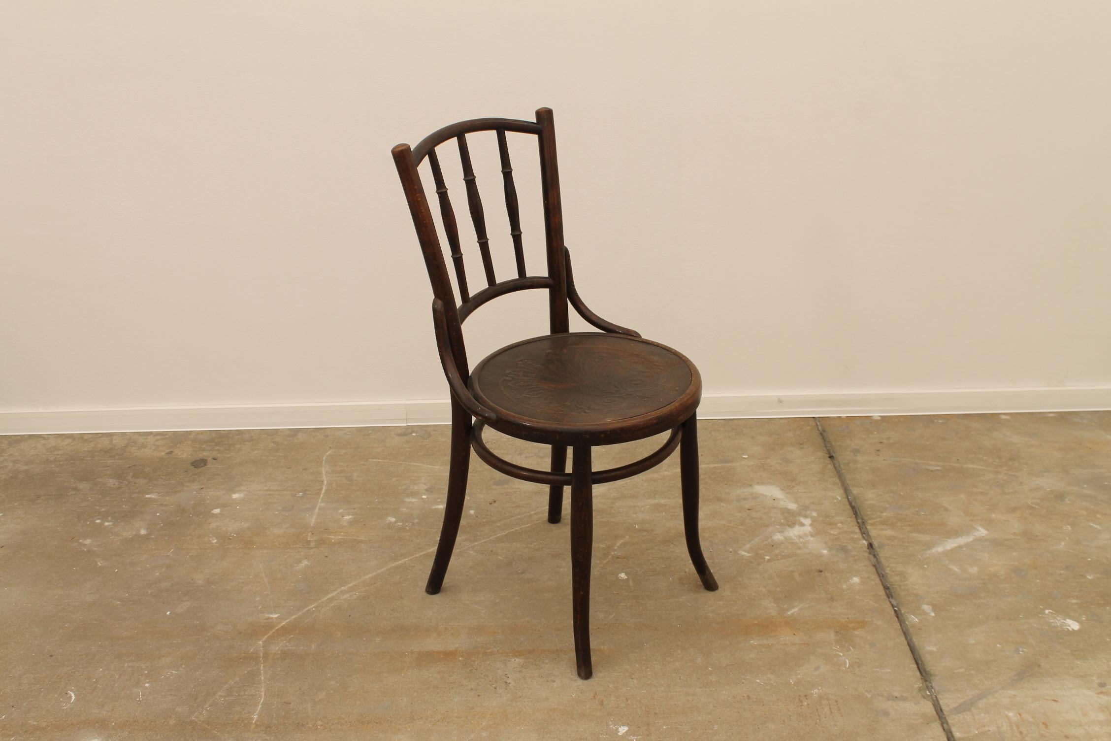 Beechwood Chair Thonet, Czechoslovakia, 1930s In Good Condition For Sale In Prague 8, CZ