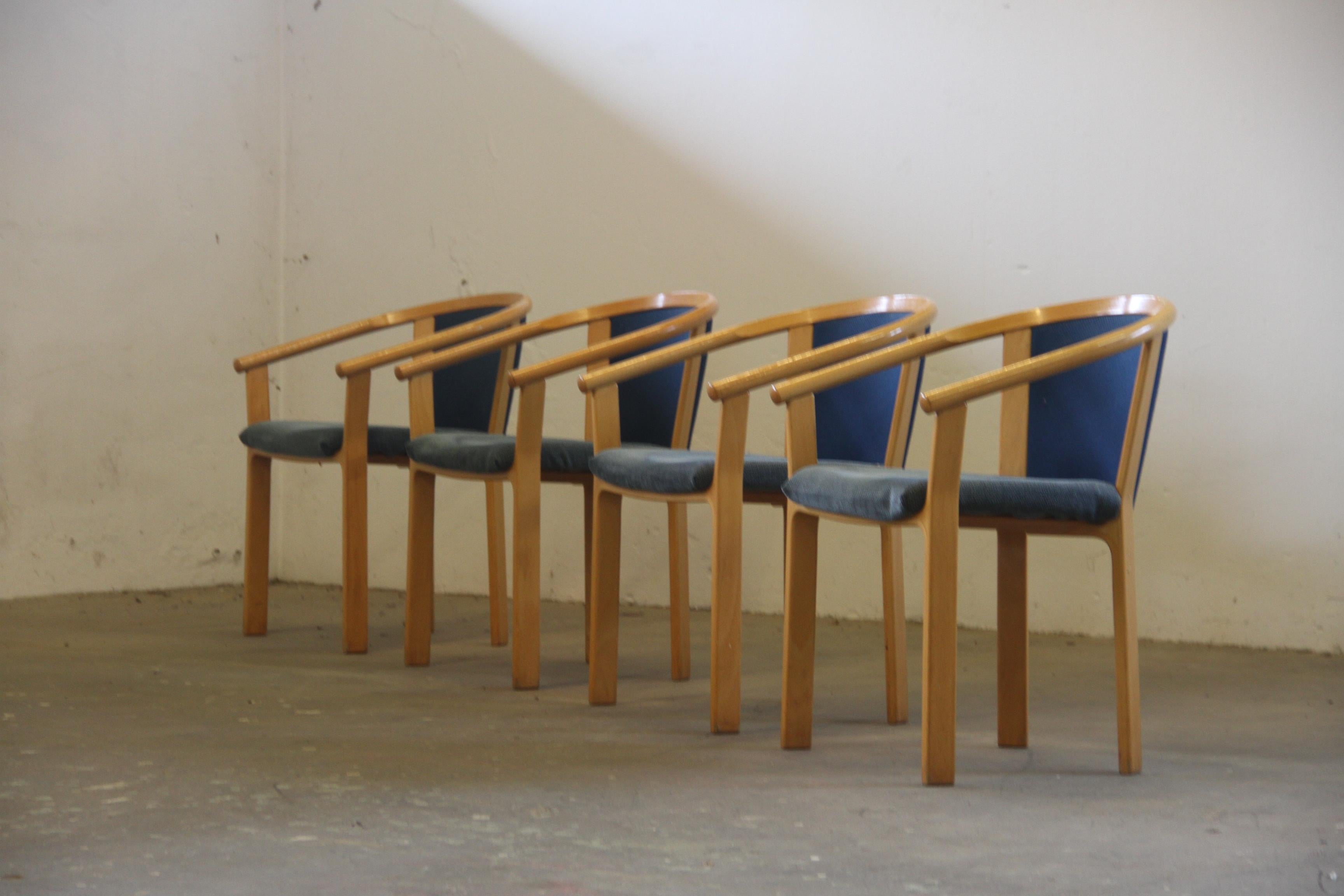 Beech Wood Dining Chairs by Rud Thygesen & Johnny Sørensen for Magnus Olesen In Good Condition For Sale In Store Heddinge, DK