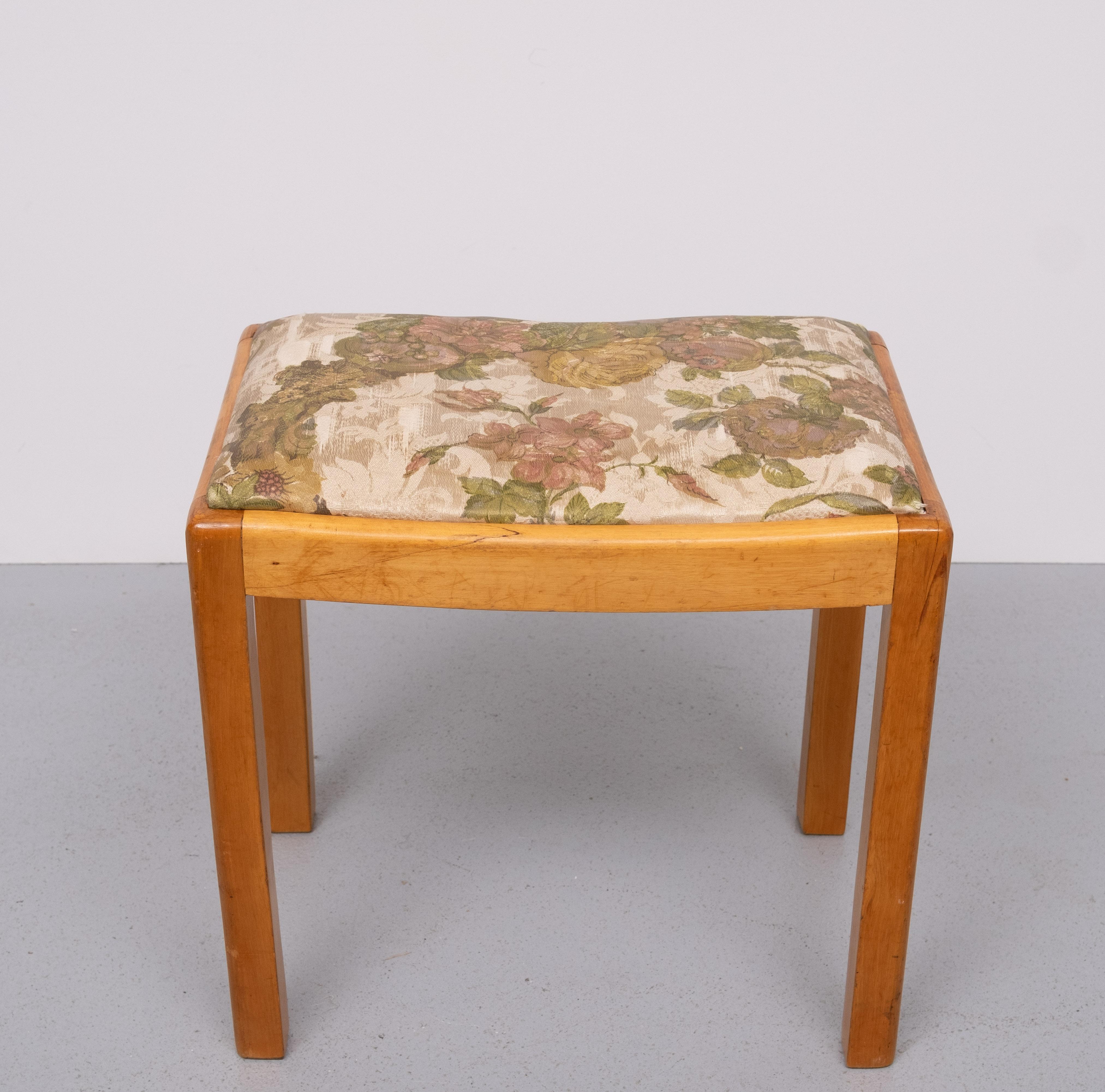 Buchenholz  Fußhocker  1950er Jahre Niederländisch im Angebot 1