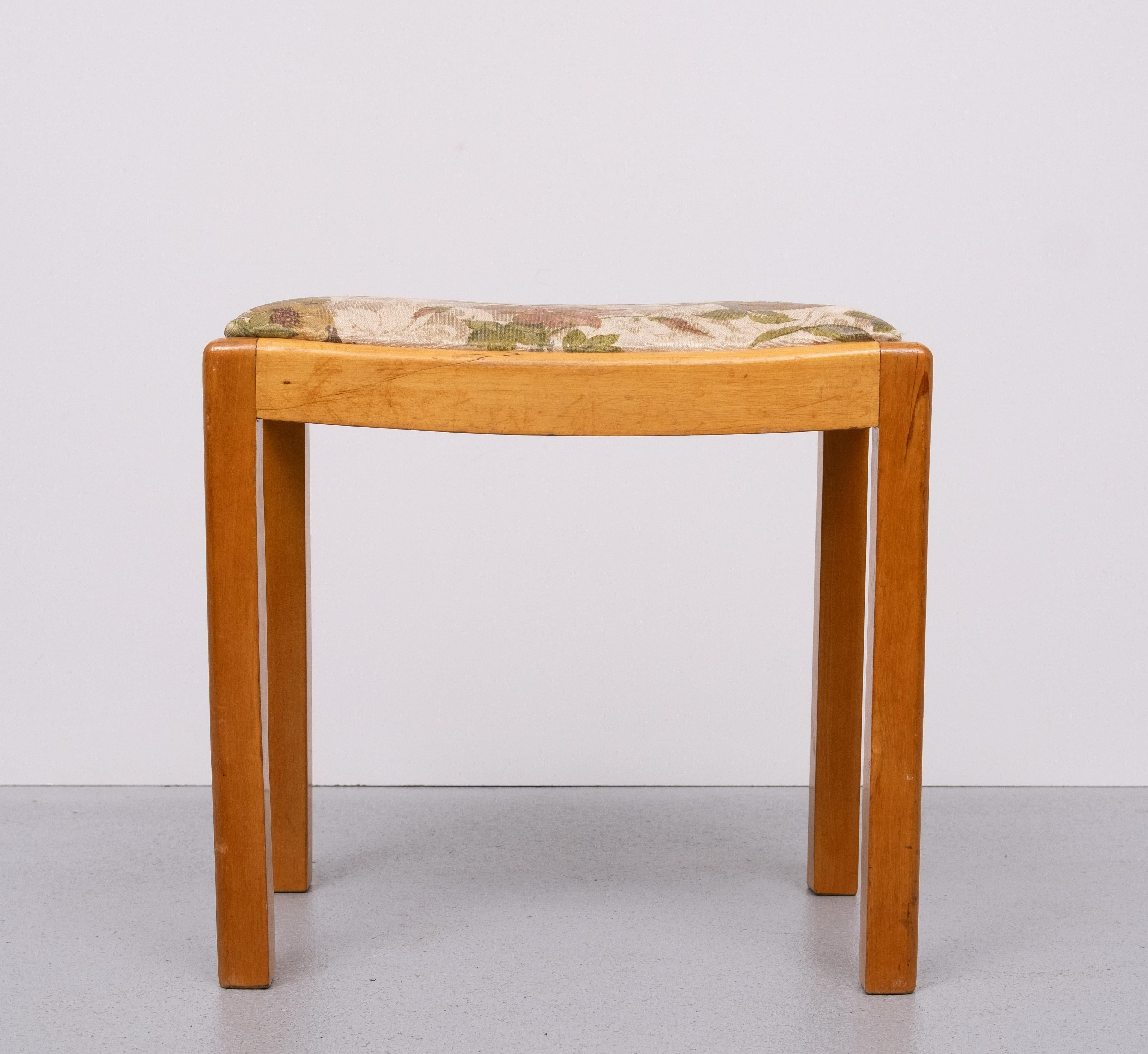 Buchenholz  Fußhocker  1950er Jahre Niederländisch im Angebot 2