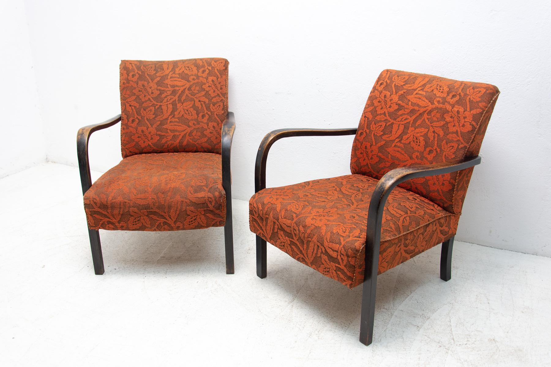 Beechwood Armchairs Thonet B974, 1930´s, Czechoslovakia, Set of 2 In Good Condition For Sale In Prague 8, CZ