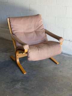 Sillón de madera de haya curvada con tapizado rosa, estilo moderno de mediados de siglo, años 70