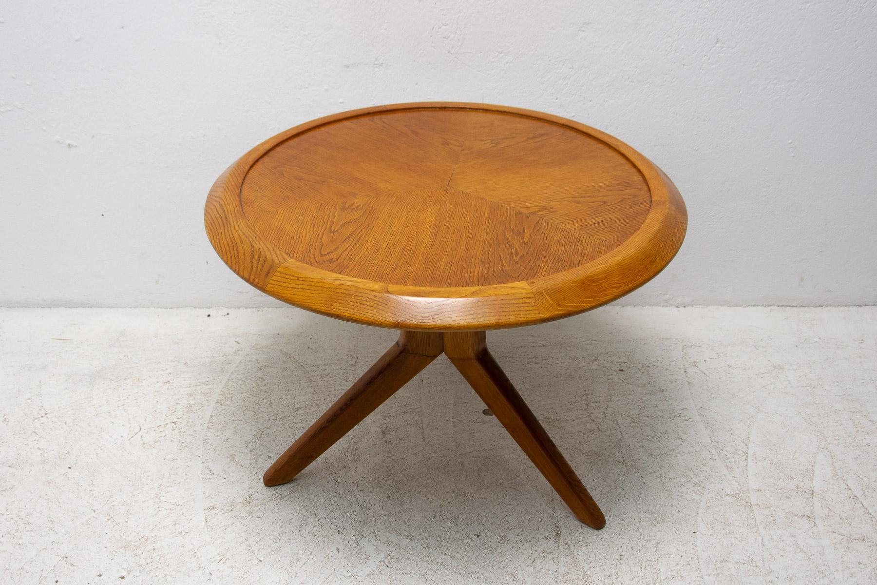 Mid-Century Modern Beechwood Coffee Table by Krásná Jizba, 1950's, Czechoslovakia