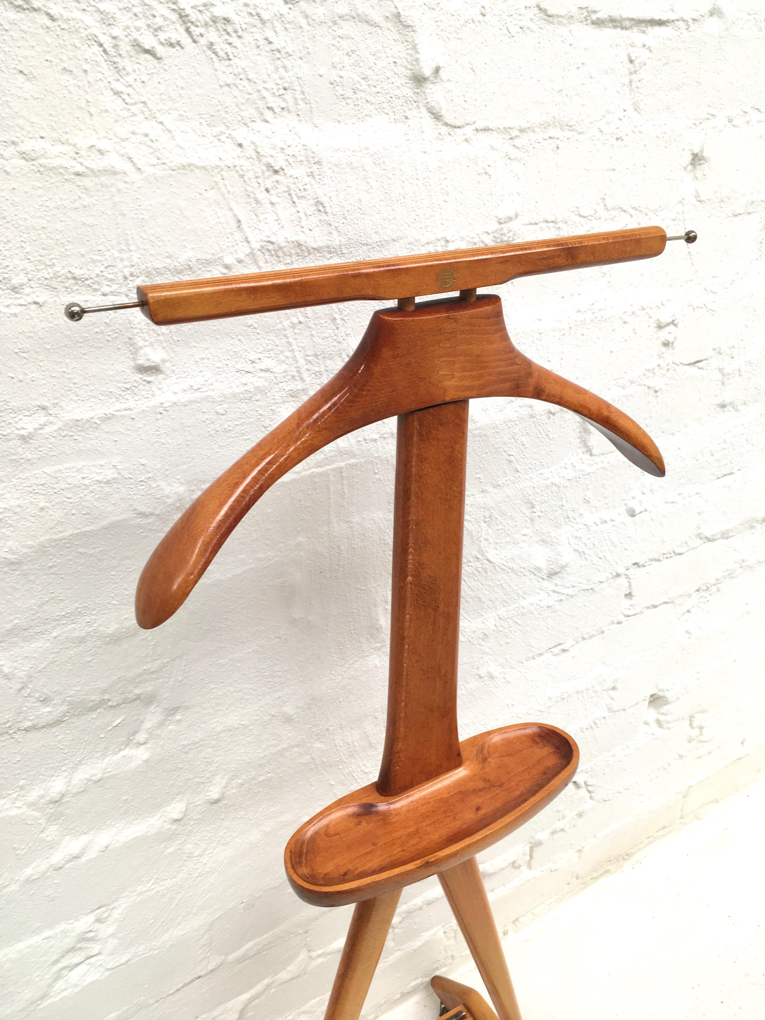 Mid-Century Modern Beechwood Valet Stand by Fratelli Reguitti in Style of Ico Parisi, Italy, 1950s