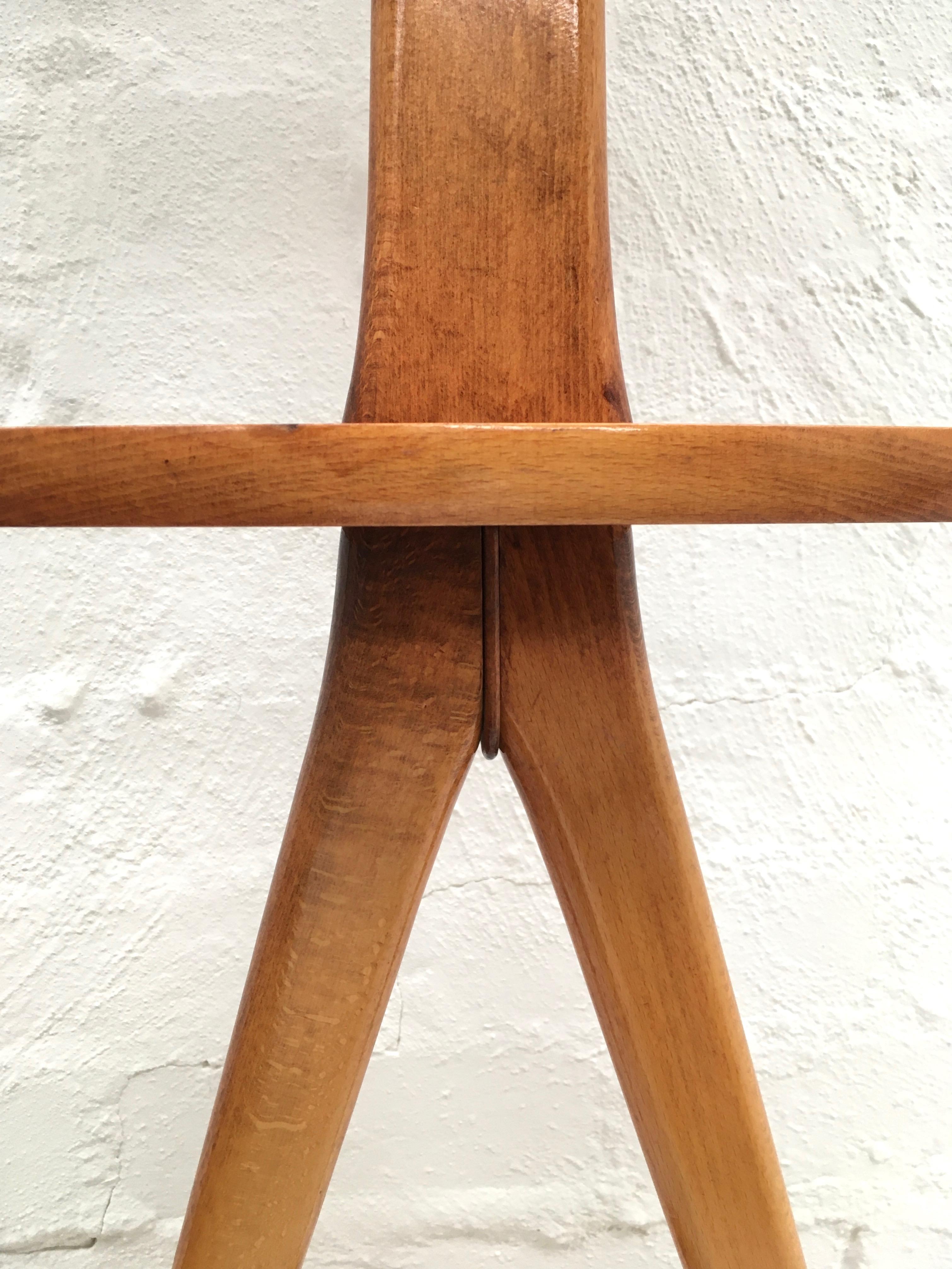 Lacquered Beechwood Valet Stand by Fratelli Reguitti in Style of Ico Parisi, Italy, 1950s