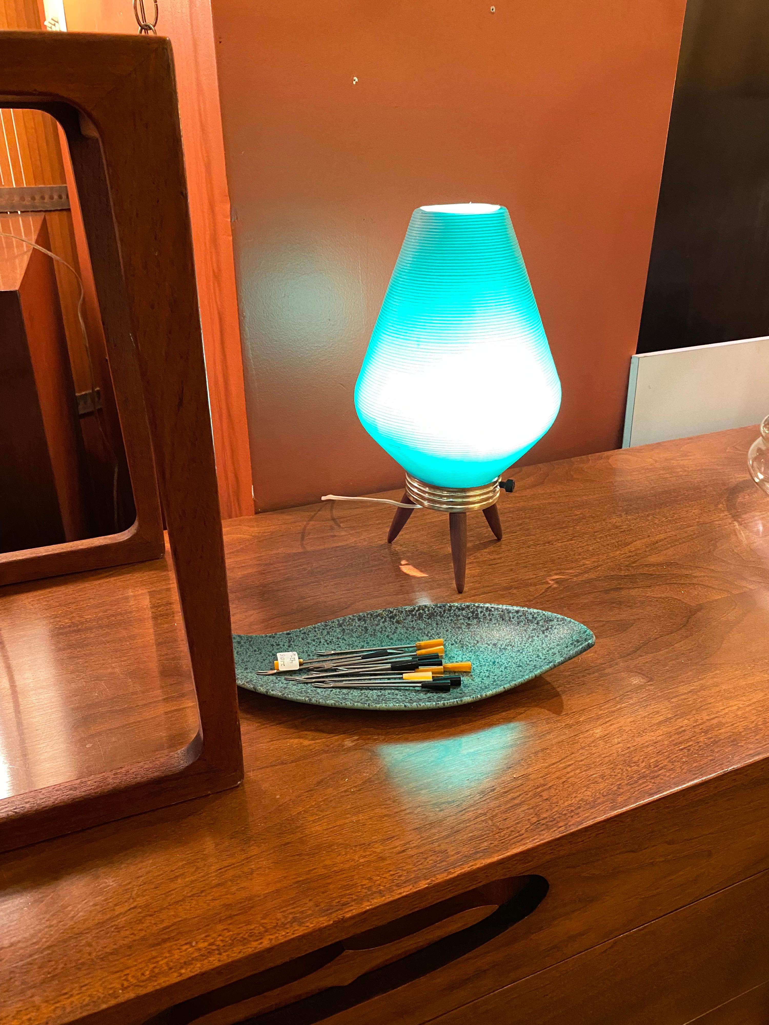 Beehive 1950’s Plastic Table Lamp In Good Condition In Philadelphia, PA