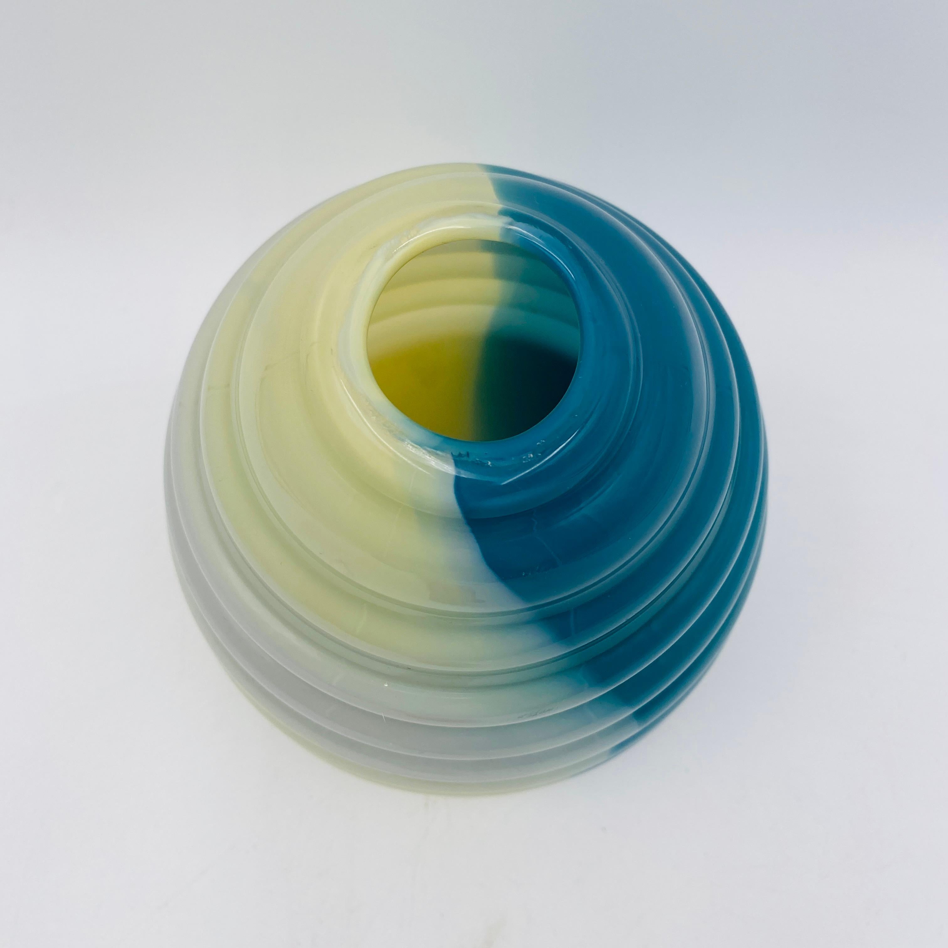 Beehive Blown Glass Vase Signed In Good Condition For Sale In San Juan Capistrano, CA