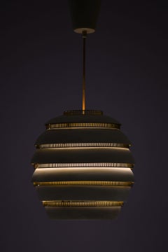 Beehive Lamp in Brass, White Lacquered Metal by Alvar Aalto, 1953