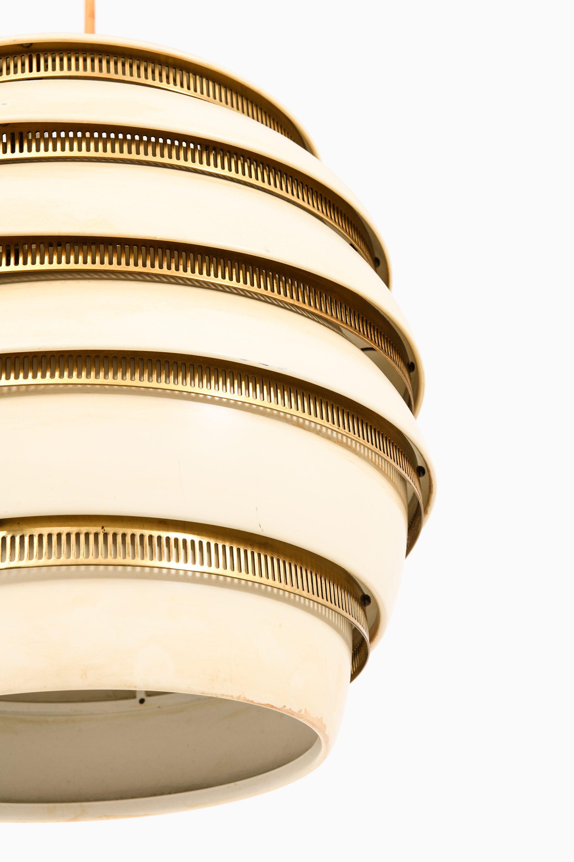 Finnish Beehive Lamp in Brass, White Lacquered Metal by Alvar Aalto, 1953 For Sale