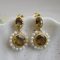 Boucles d'oreilles pendantes en argent sterling plaqué or avec perles et quartz Beer