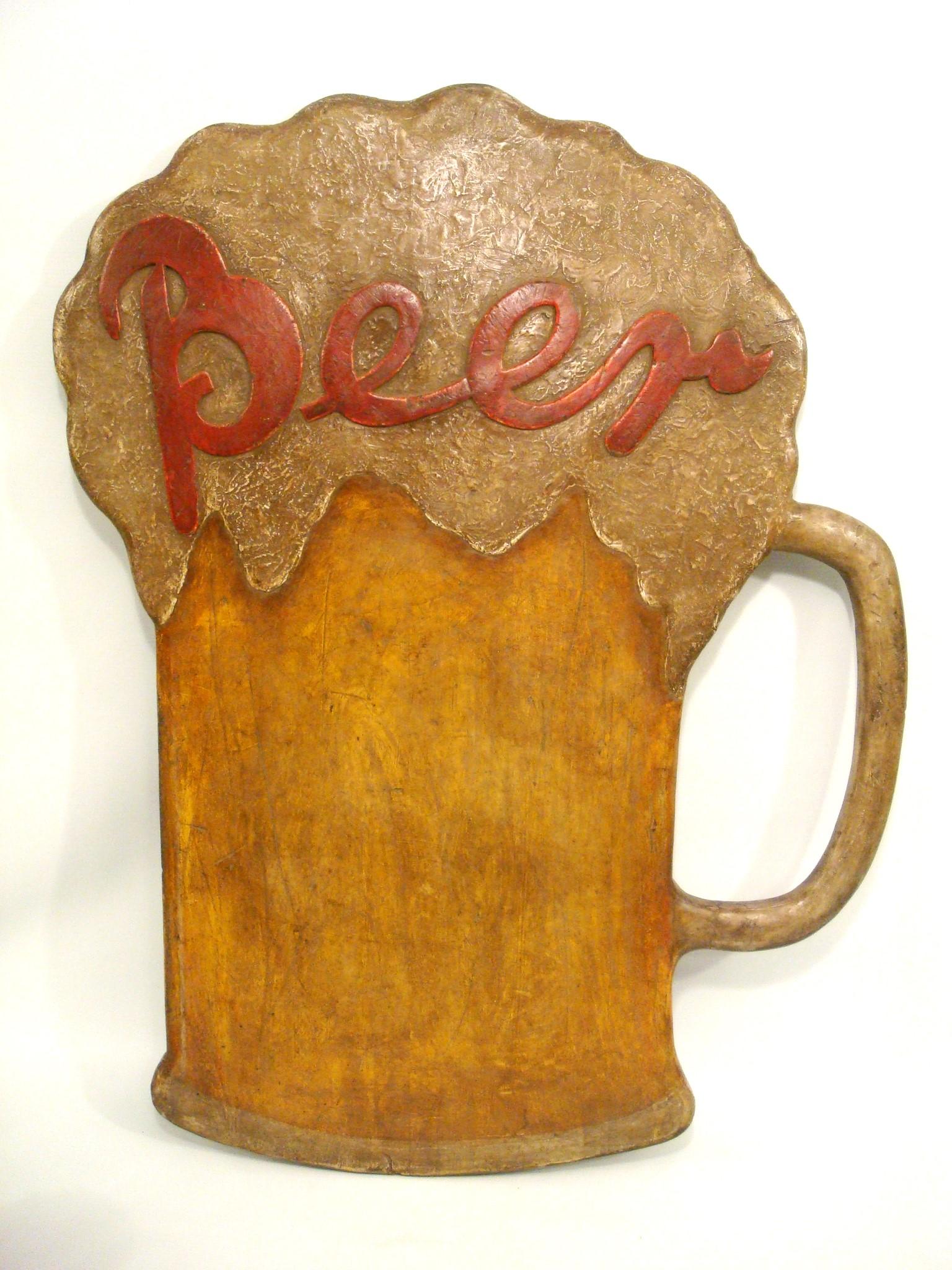 Mid-Century Modern Beer Stein / Mug Pub Sign. Mid Century Wall Hanging Folk Art Sign. 1940´s For Sale