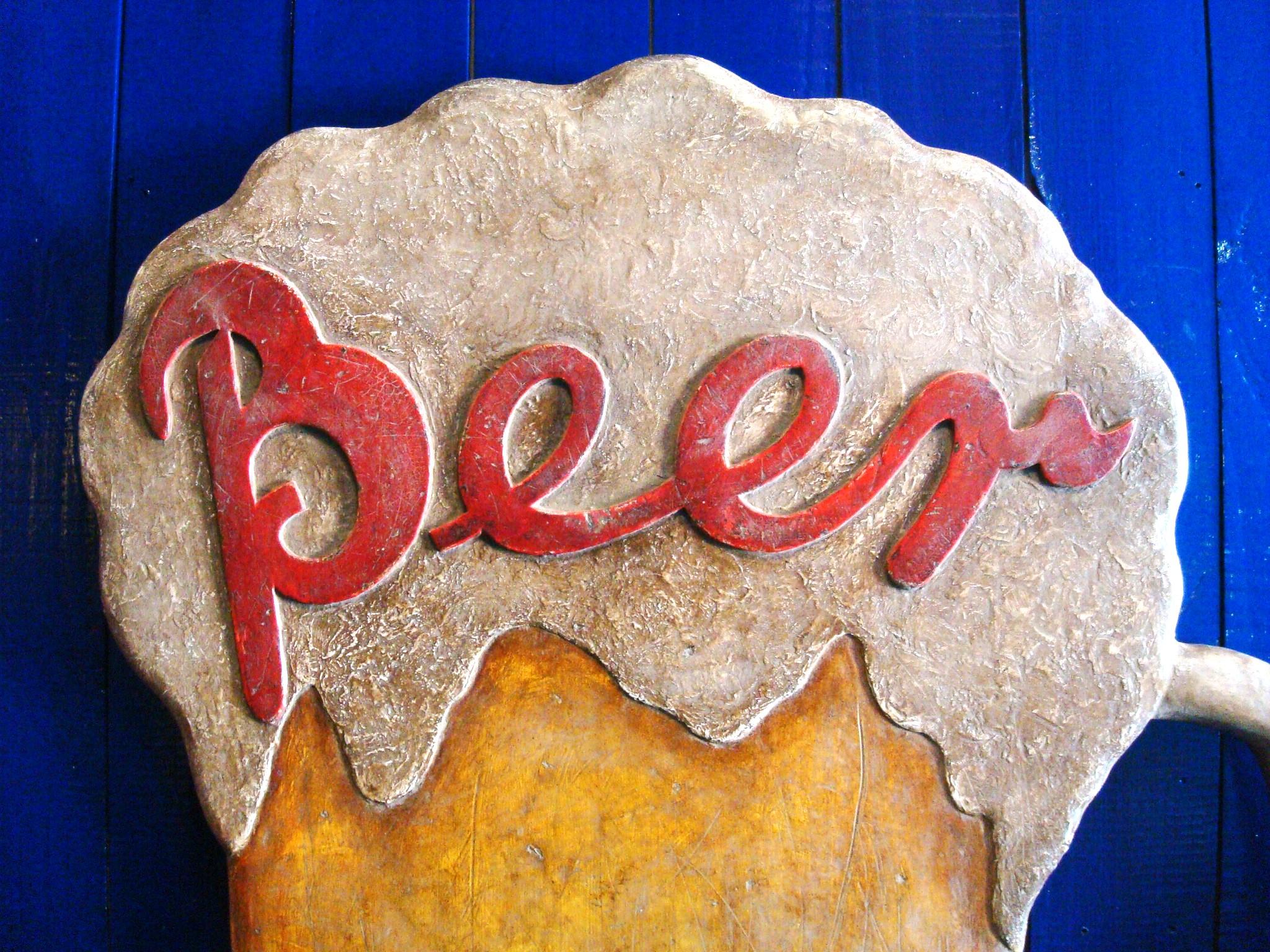 20th Century Beer Stein / Mug Pub Sign. Mid Century Wall Hanging Folk Art Sign. 1940´s For Sale