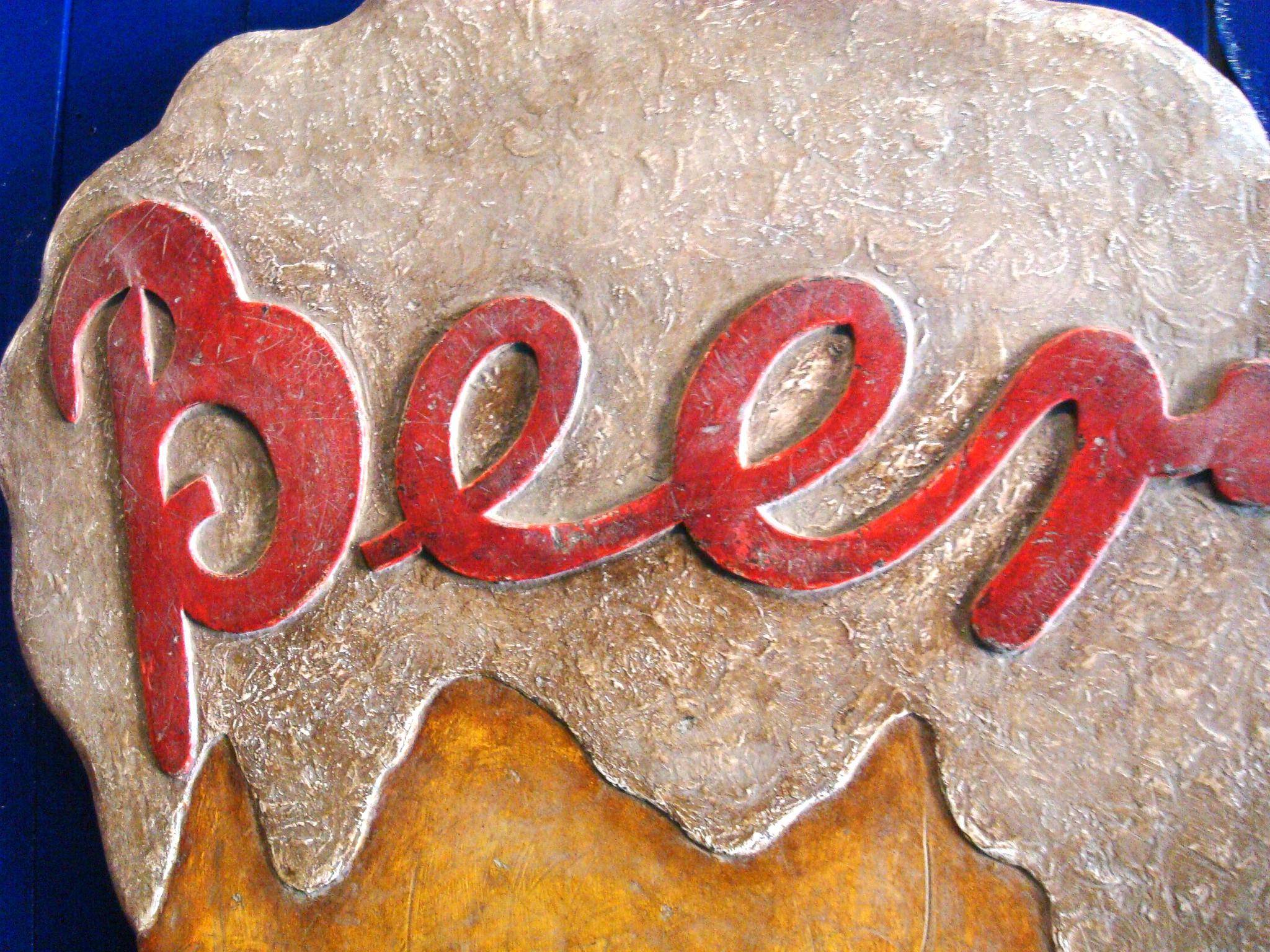 Beer Stein / Mug Pub Sign. Mid Century Wall Hanging Folk Art Sign. 1940´s For Sale 1