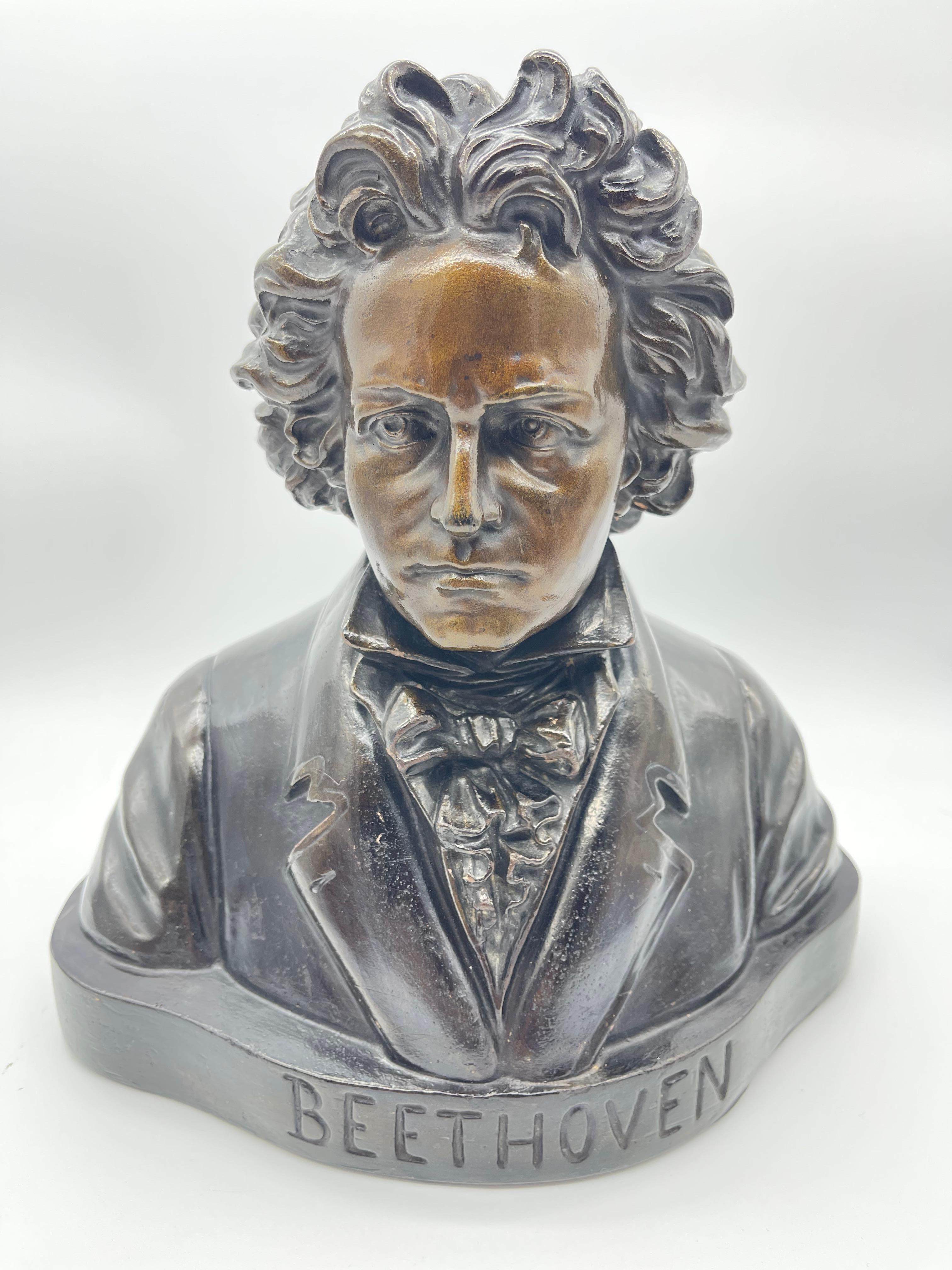 Francese Busto di Beethoven in terracotta con splendida patina di bronzo in vendita