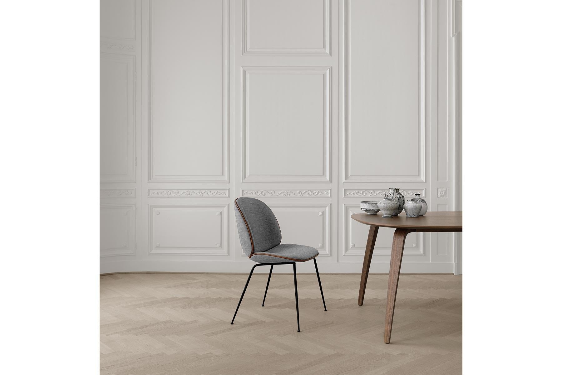 XXIe siècle et contemporain Chaise de salle à manger coccinelle, tapissée sur le devant, base conique, chrome noir en vente