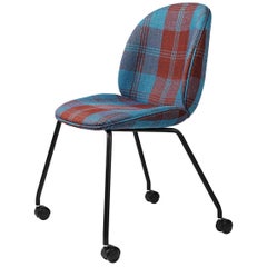 Silla de reuniones Beetle, totalmente tapizada, 4 patas con ruedas