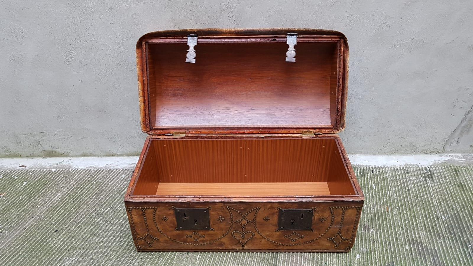 Mid-20th Century Beginning 20th Century Leather Portoguese Trunk for Travel, 1930 For Sale