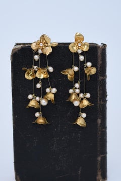 begonia with bee chandelier earring (2way) / vintage jewelry , 1970's vintage