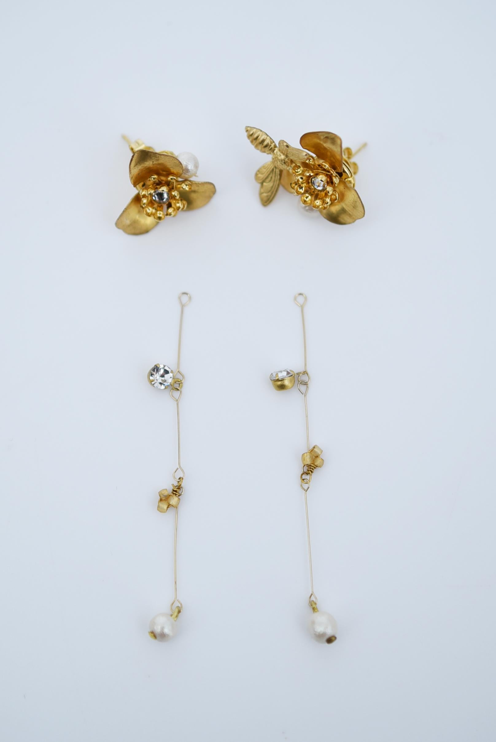 begonia with bee line earring (2way) /  / vintage jewelry , 1970's vintage parts In New Condition For Sale In Sammu shi, JP