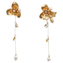 Boucles d'oreilles begonia avec ligne d'abeille (2 voies)  Pièces de joaillerie vintage des années 1970