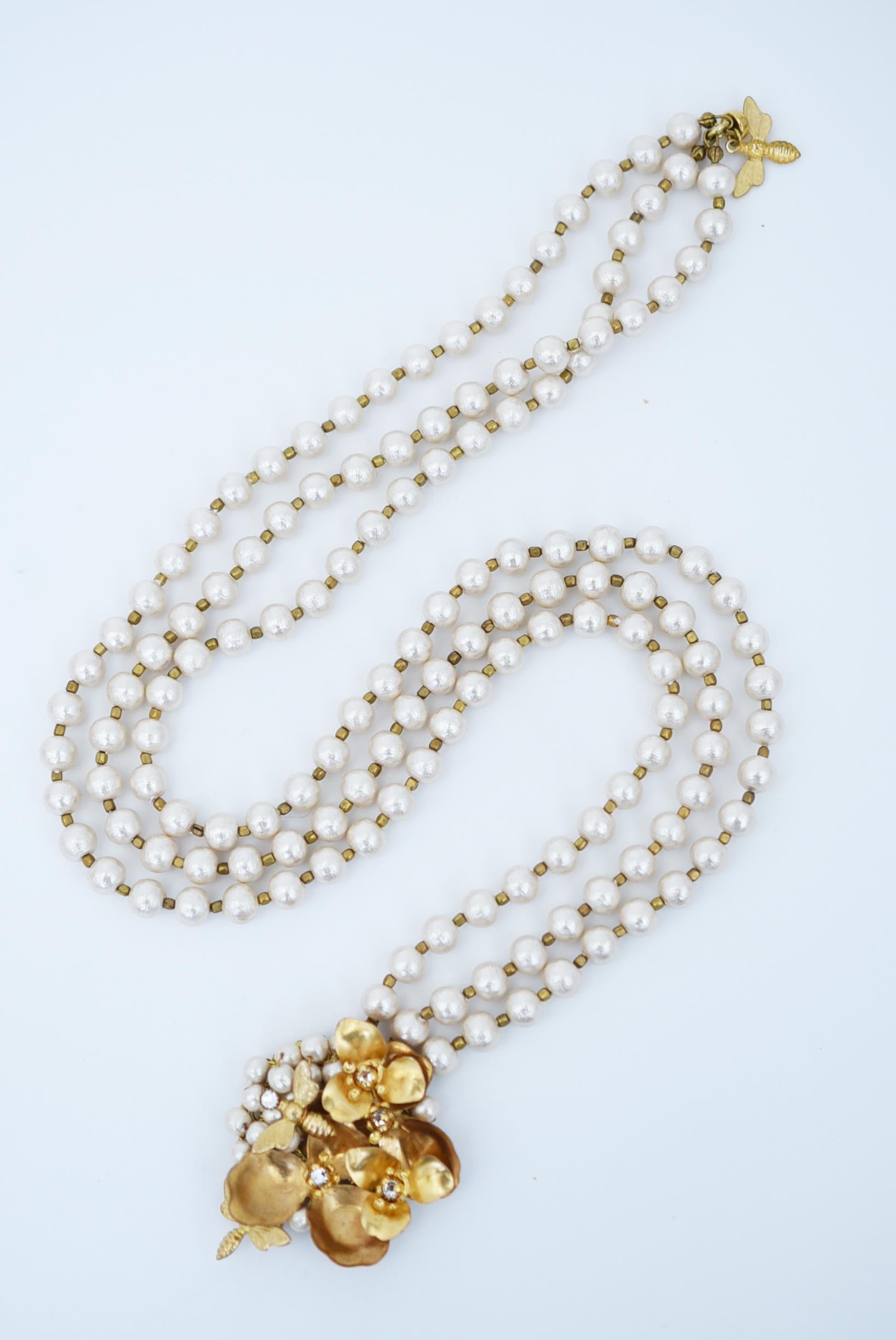 material:cotton pearl,1970’s American vintage parts,glass beads, brass, swarovski,magnet
size: around 43cm


Necklace total length 43 cm, pearl size 6 mm.
Vintage parts date 1970s
Magnetic clasp
Can be used as short necklace, choker or long