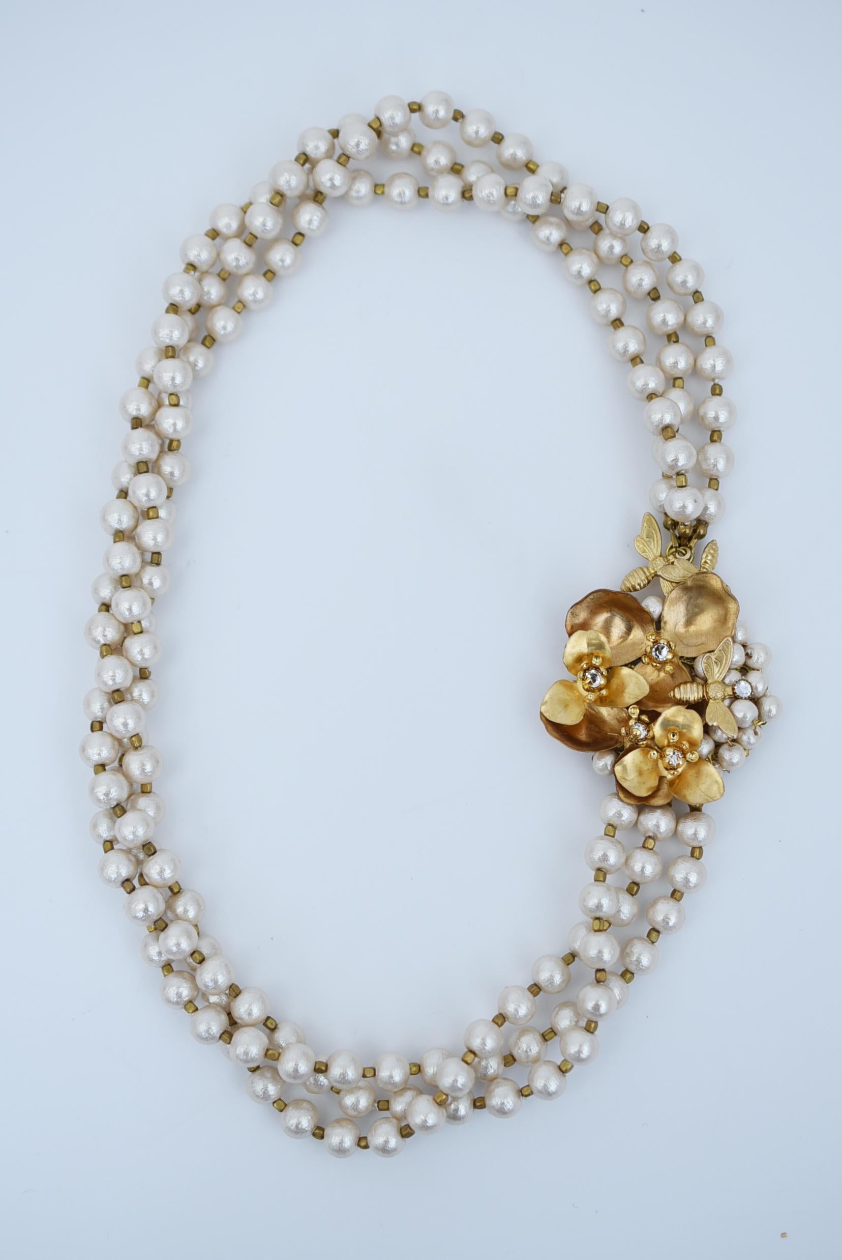 Artisan begonia with bee triple necklace (2way) / vintage jewelry , 1970's vintage parts For Sale