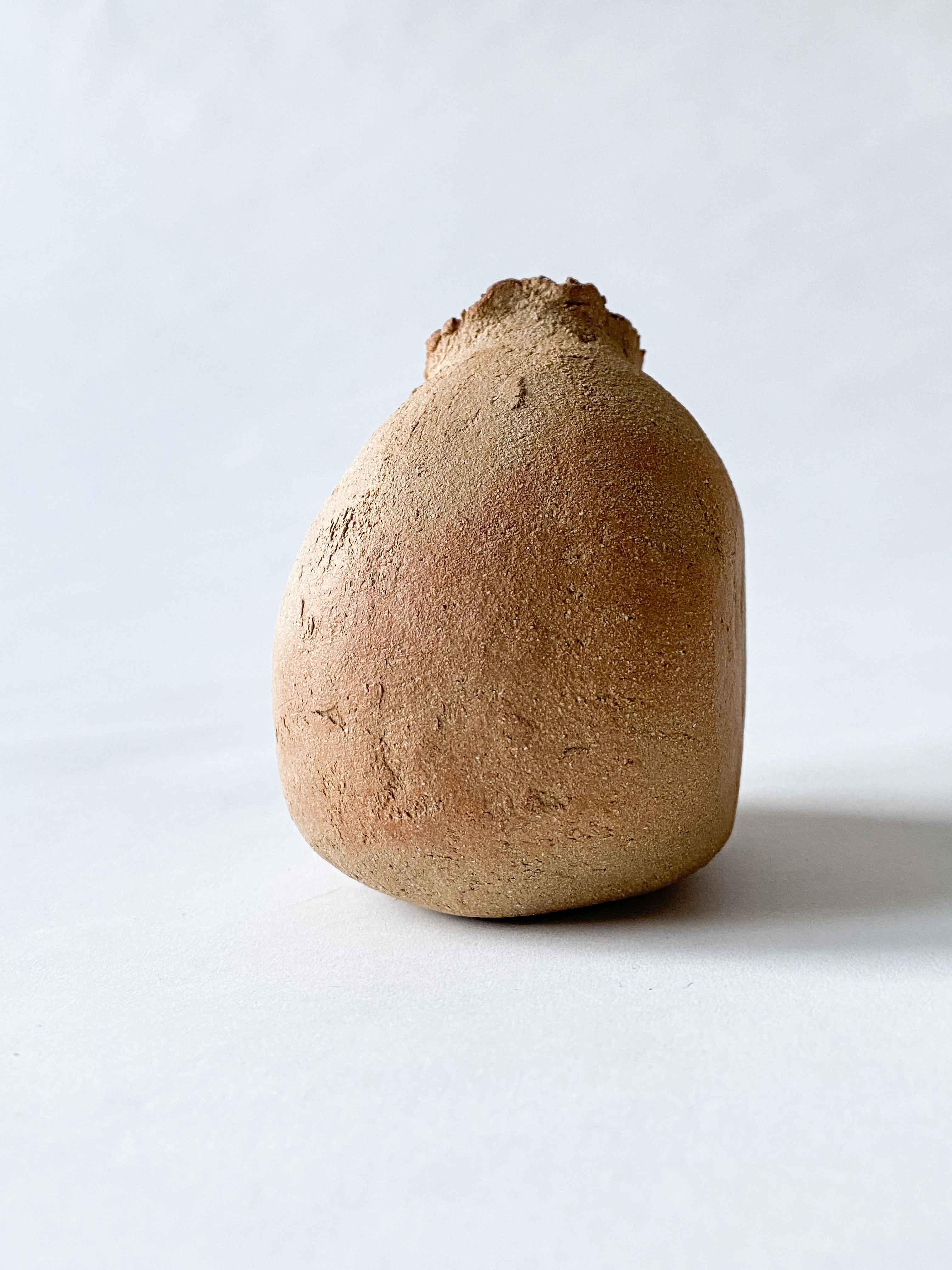 Altro Behind The Radiator Decorative Ceramic Vase by Lillian Tørlen in vendita