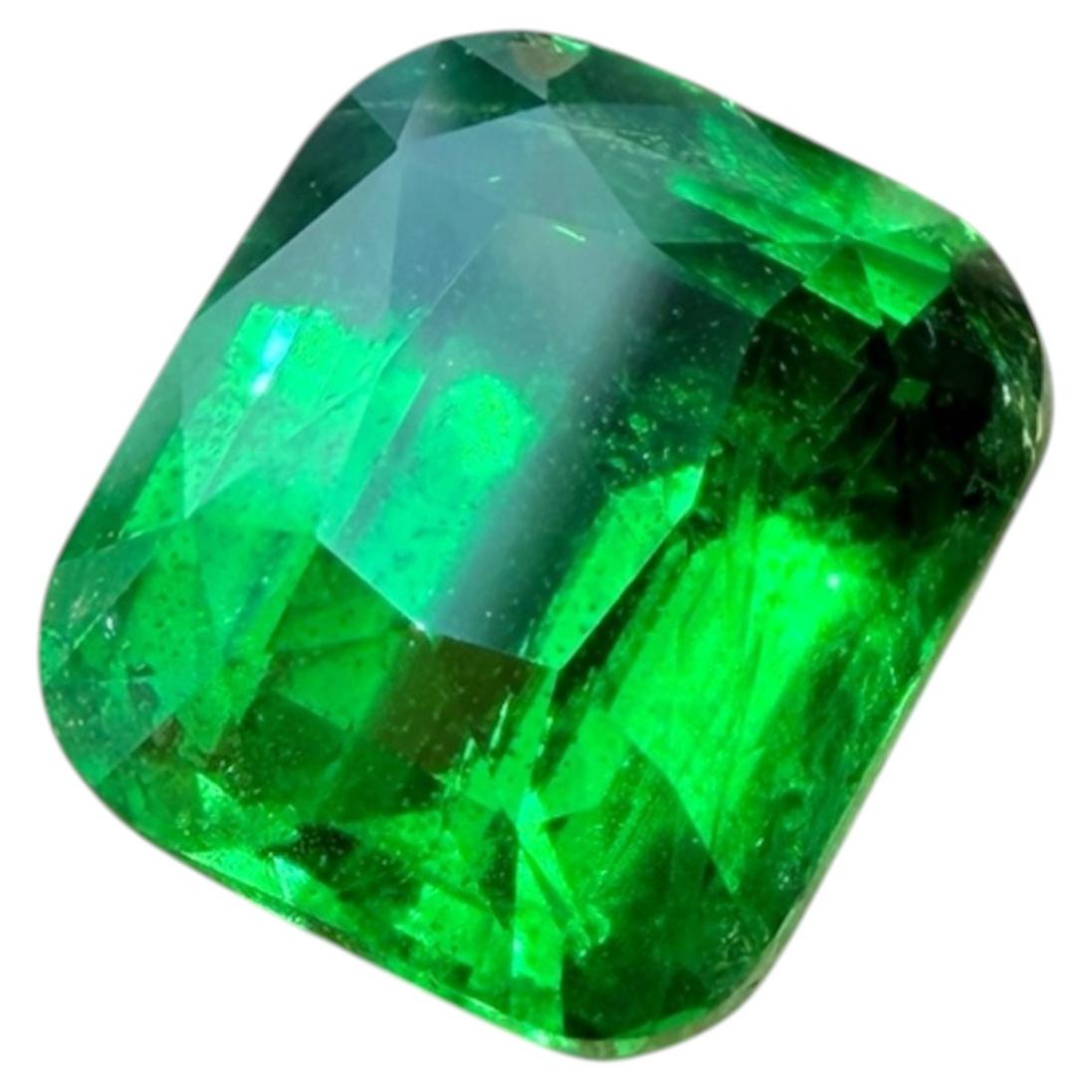 Behold this breathtaking vivid Green 5.14 ct Tzavorite from Tanzania For Sale