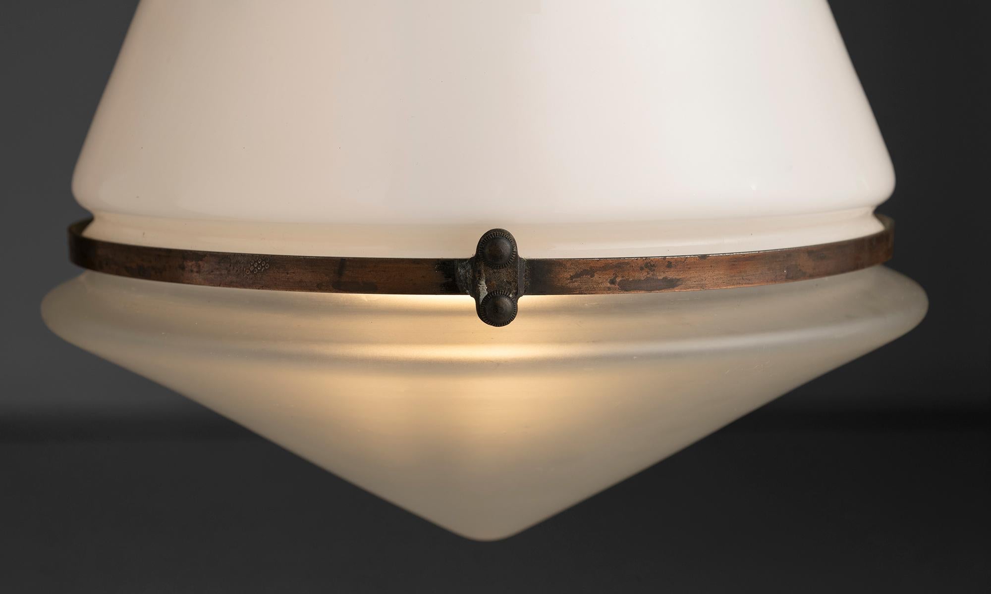 Vetro opalino Ciondolo conico Behrens, Germania, 1920 circa in vendita