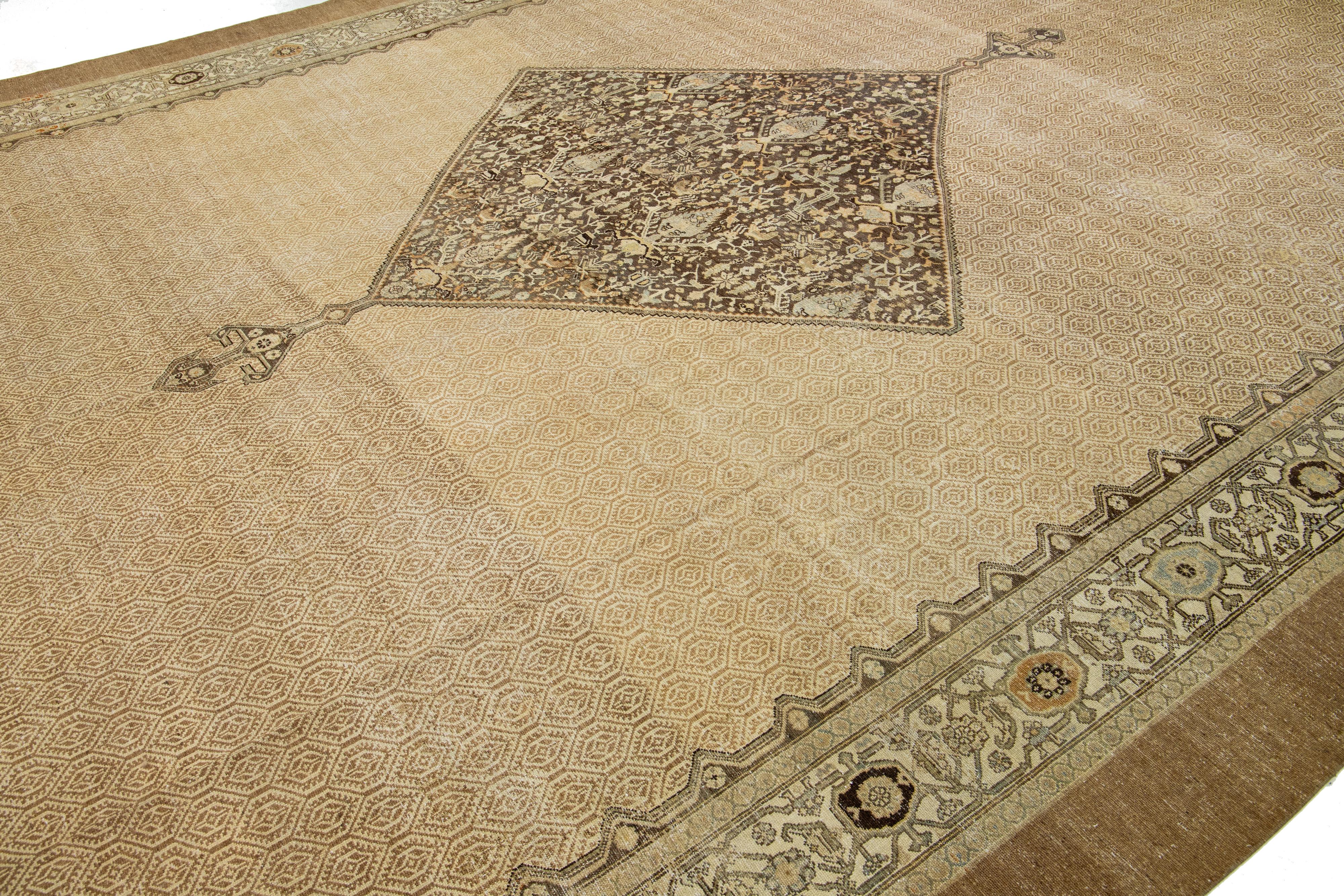 Islamic Beige 1900s Hamadan Persian Gallery Wool Rug with Medallion Design  For Sale