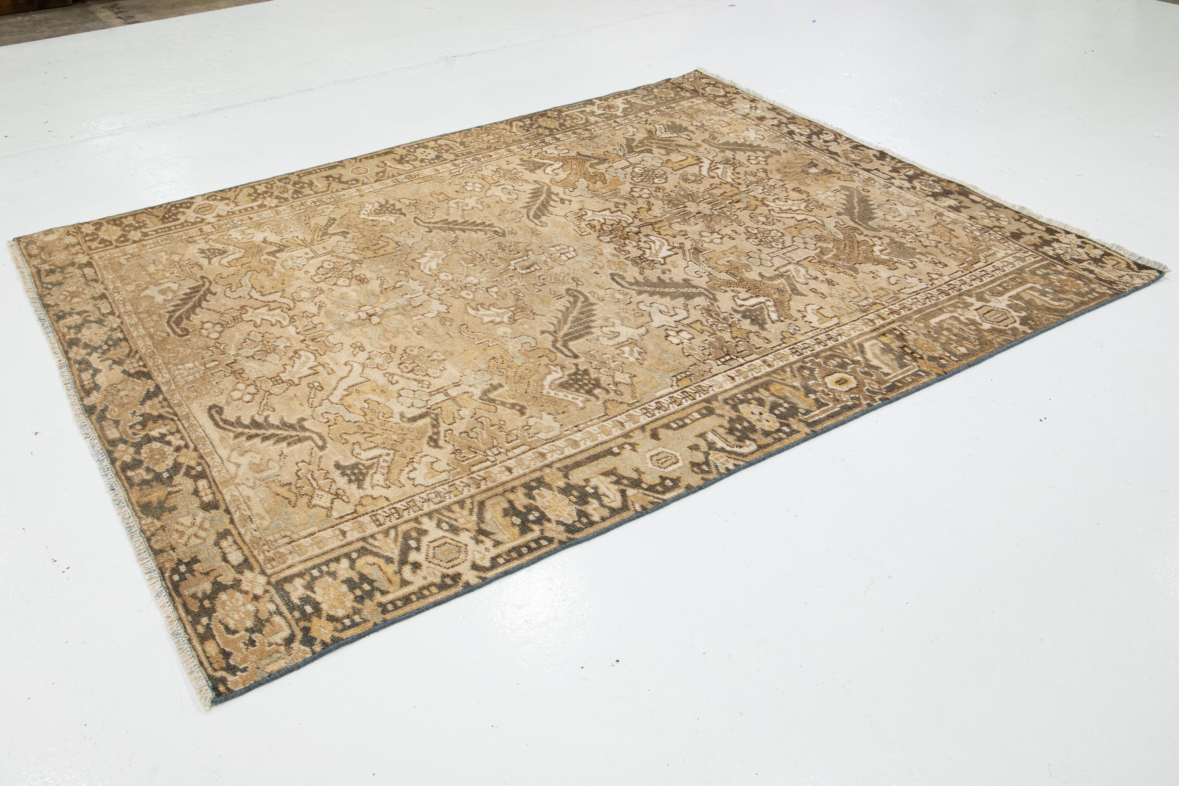 Beige 1920s Handmade Wool Rug Persian Heriz With Allover Pattern In Excellent Condition For Sale In Norwalk, CT