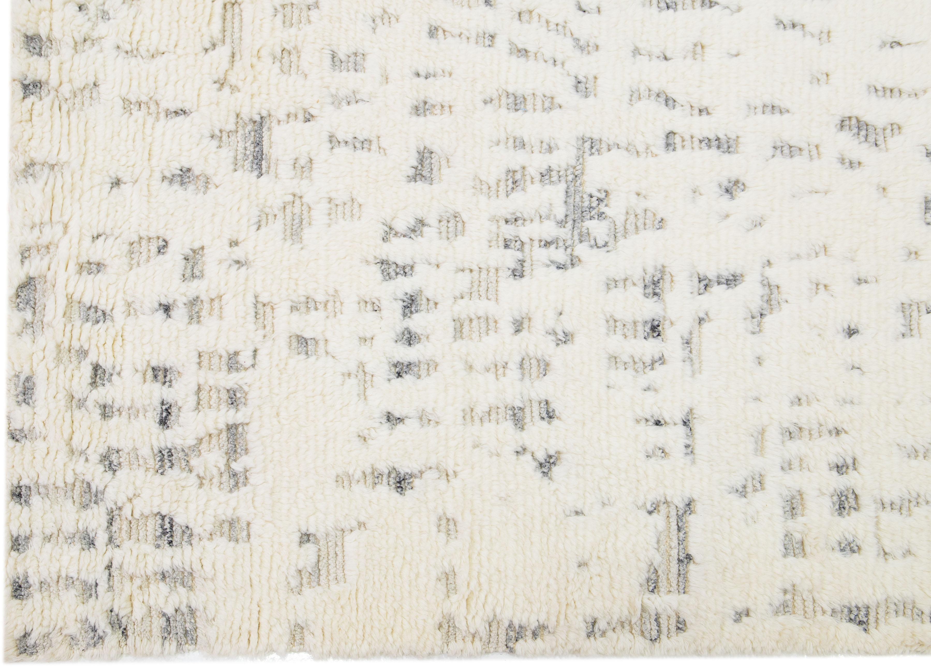 Alfombra de lana moderna abstracta beige estilo marroquí en Nuevo estado para la venta en Norwalk, CT