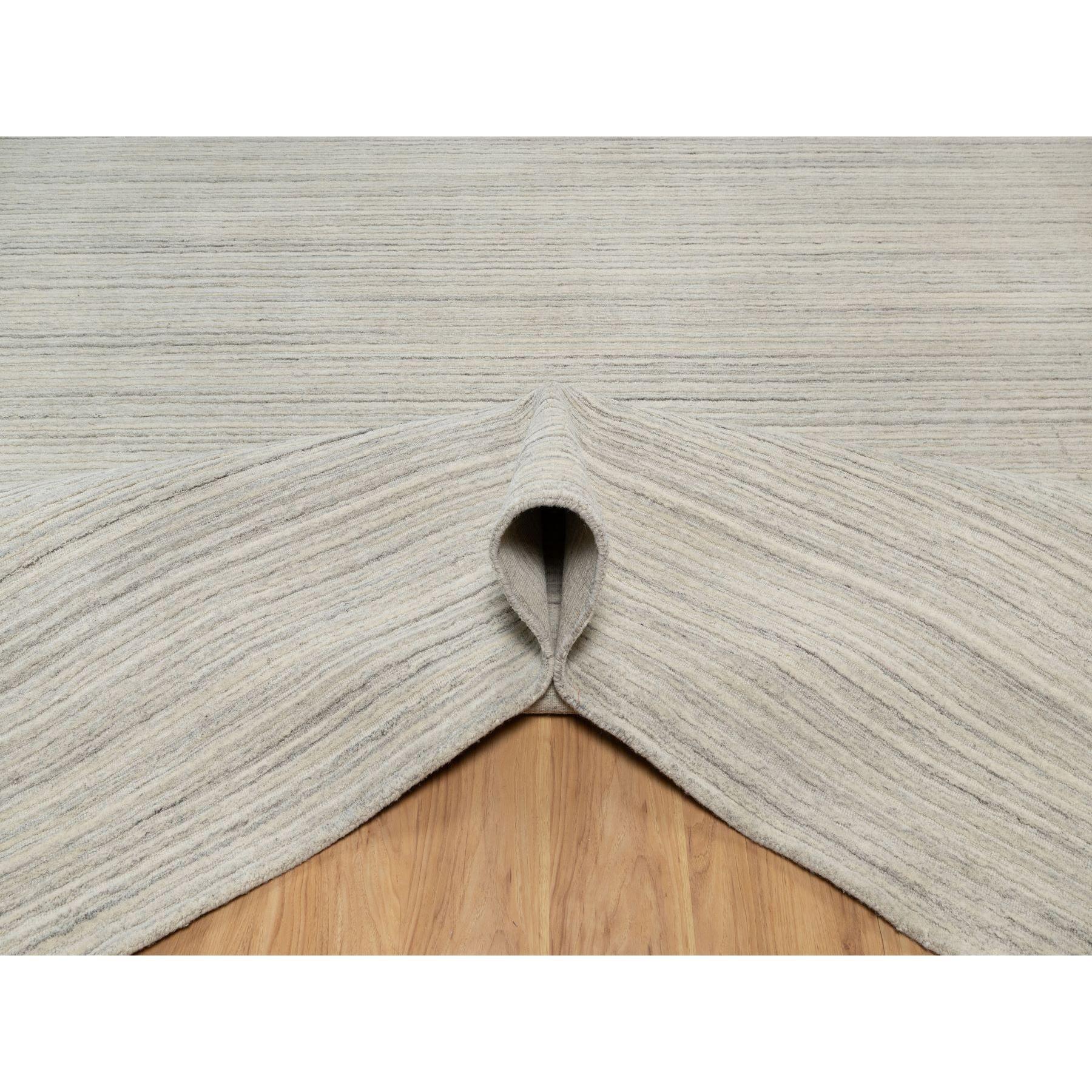 Beige All Wool Modern Design Hand Loomed Thick and Plush Oversized Oriental Rug In New Condition For Sale In Carlstadt, NJ