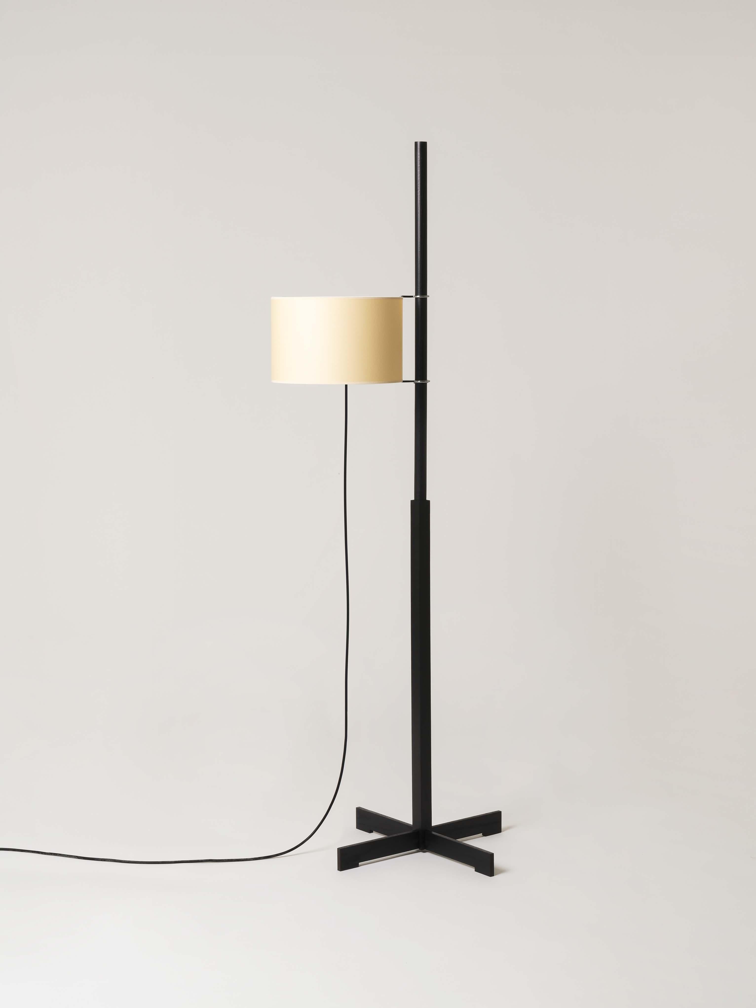 Beige and black oak TMM floor lamp by Miguel Milá.
Dimensions: D 50 x W 60 x H 166 cm.
Materials: Cherry wood, parchment lampshade.
Available in 3 lampshades: beige, white and white with diffuser.
Available in 5 woods: beech, cherry, walnut,