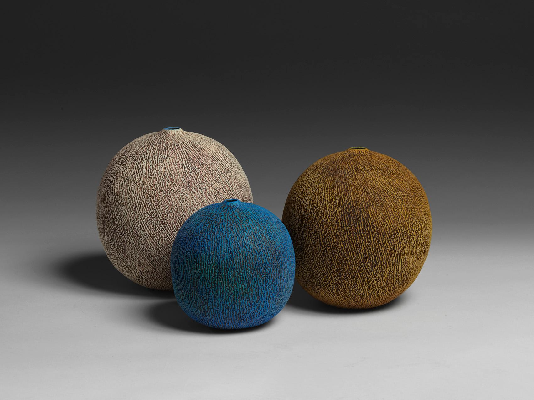 Fatto a mano Vaso in ceramica beige e marrone, Erna Aaltonen in vendita