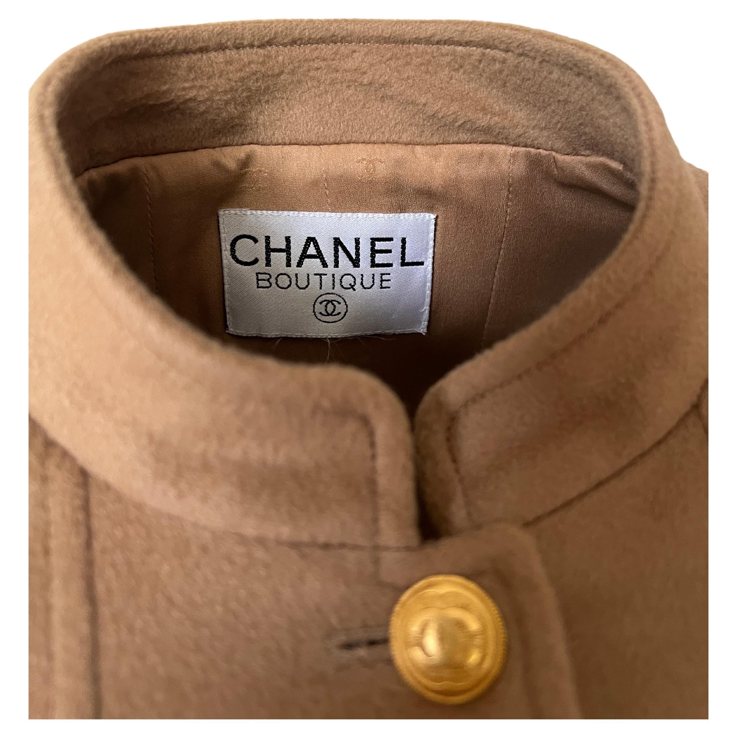 Chanel - Robe d'officier vintage en cachemire beige et or en vente 8