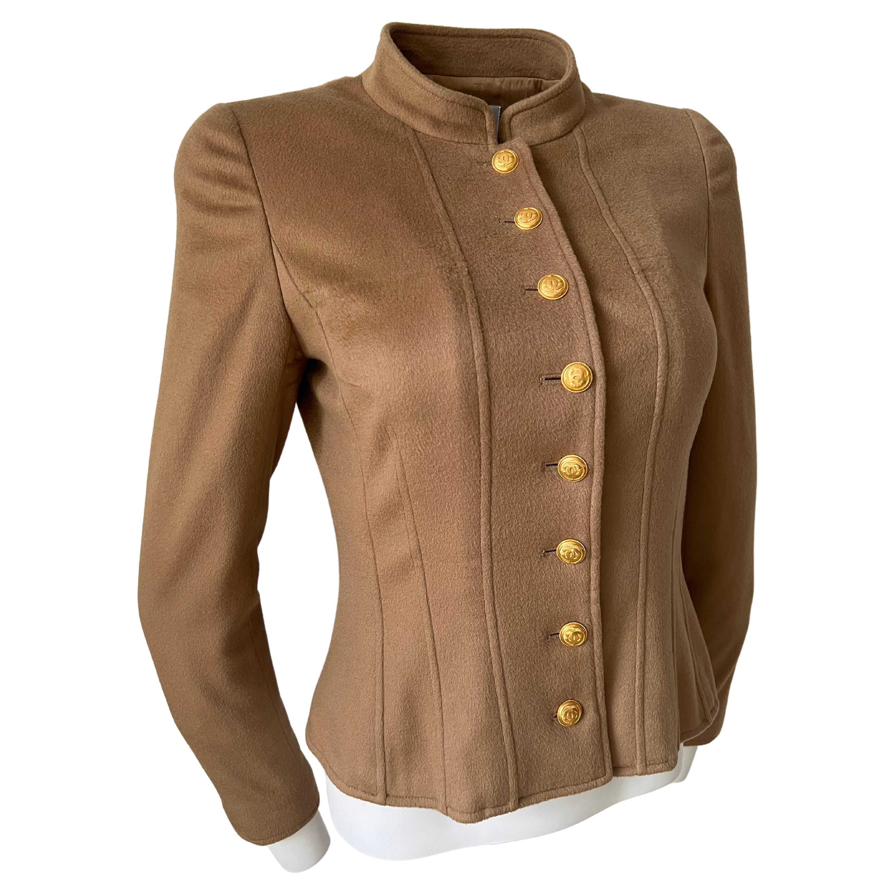 Chanel - Robe d'officier vintage en cachemire beige et or en vente