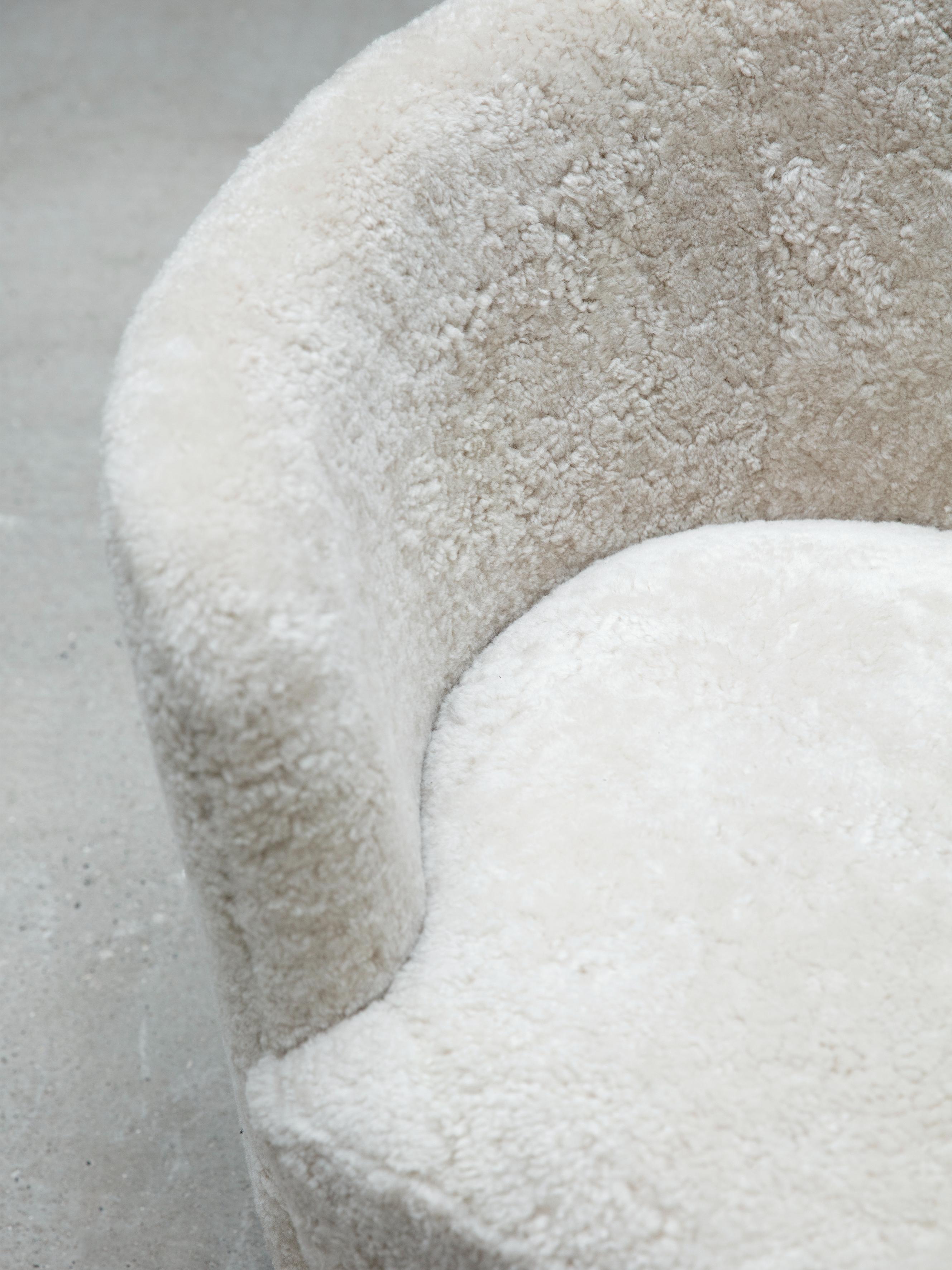 Beige and Natural Oak Sahco Nara Mingle Sofa by Lassen In New Condition For Sale In Geneve, CH