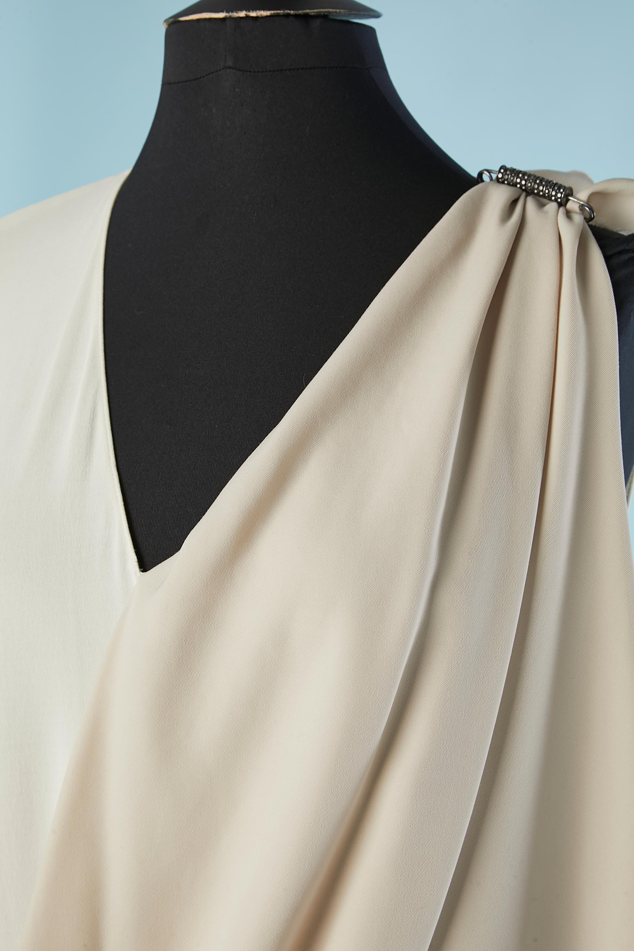 Beige Lanvin - Robe de cocktail drapée en jersey beige et blanc cassé avec épingle de sécurité pour bijoux  en vente