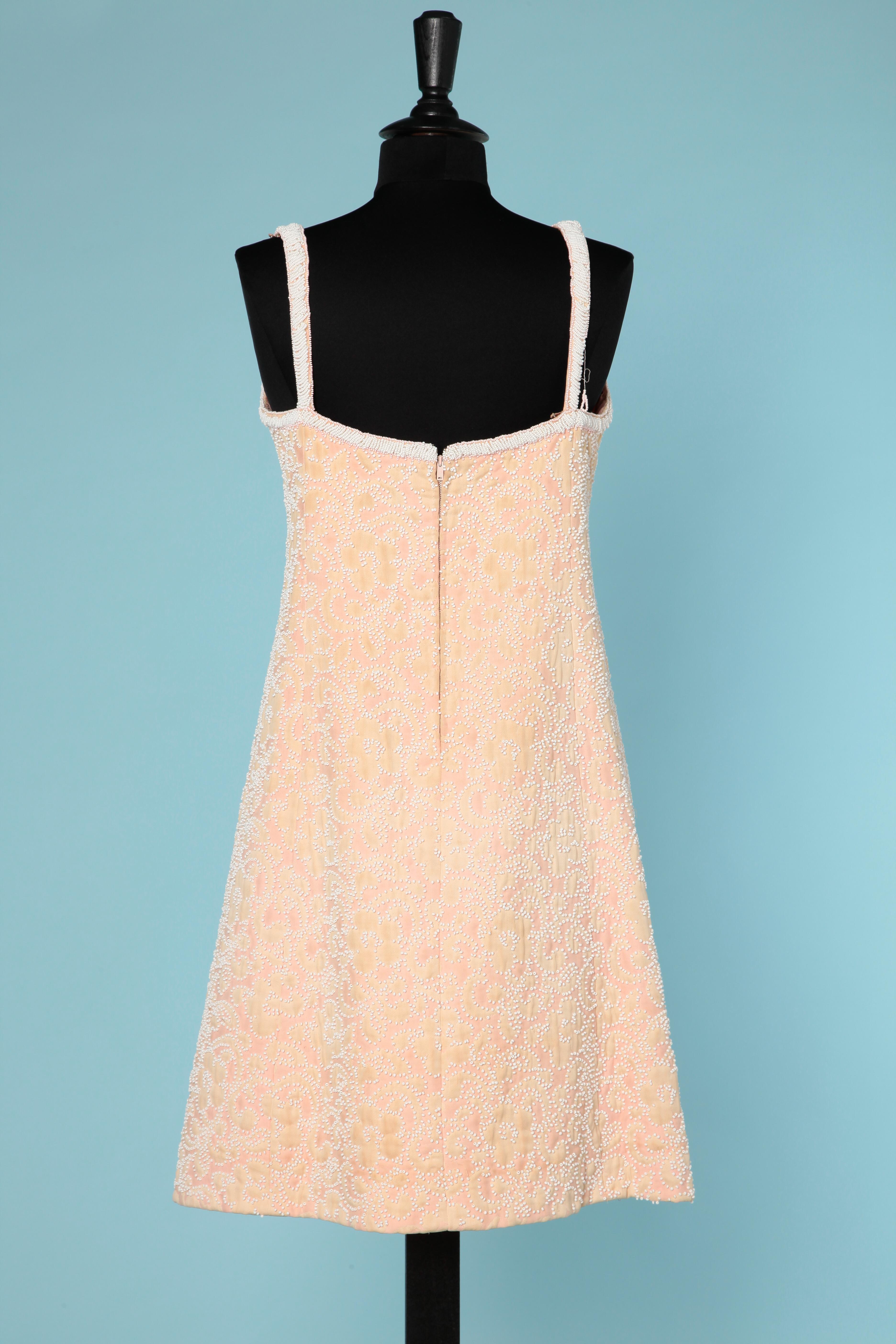 Beige and pale pink beaded cocktail dress Bergdorf Goodman On the Plaza 1967 In Excellent Condition For Sale In Saint-Ouen-Sur-Seine, FR