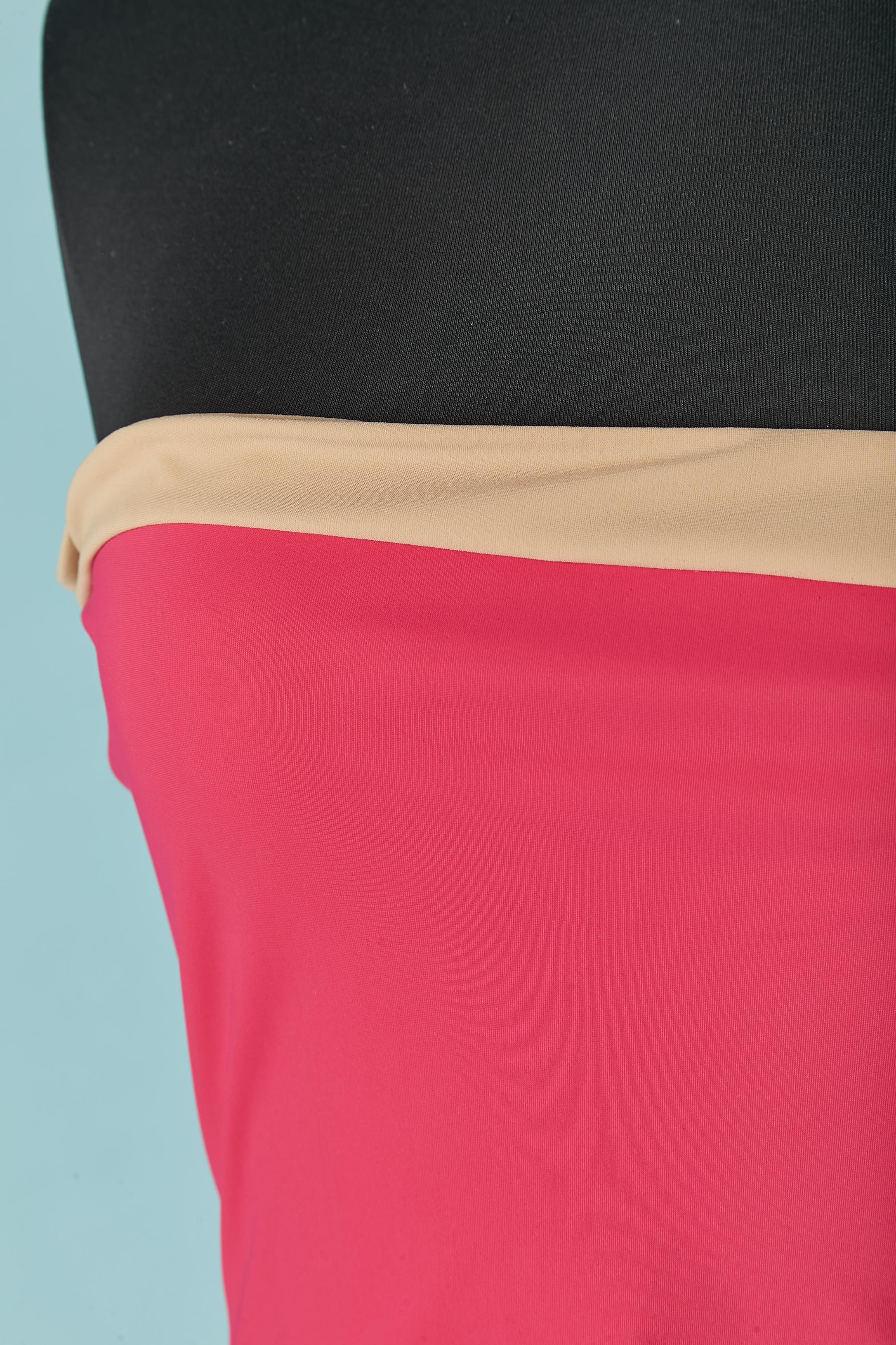 Beige and pink bustier swim-suit. Fabric composition: 72% polyamide, 28% elasthane. 
SIZE 40 (It) 36 (Fr) 6 (Us) S 