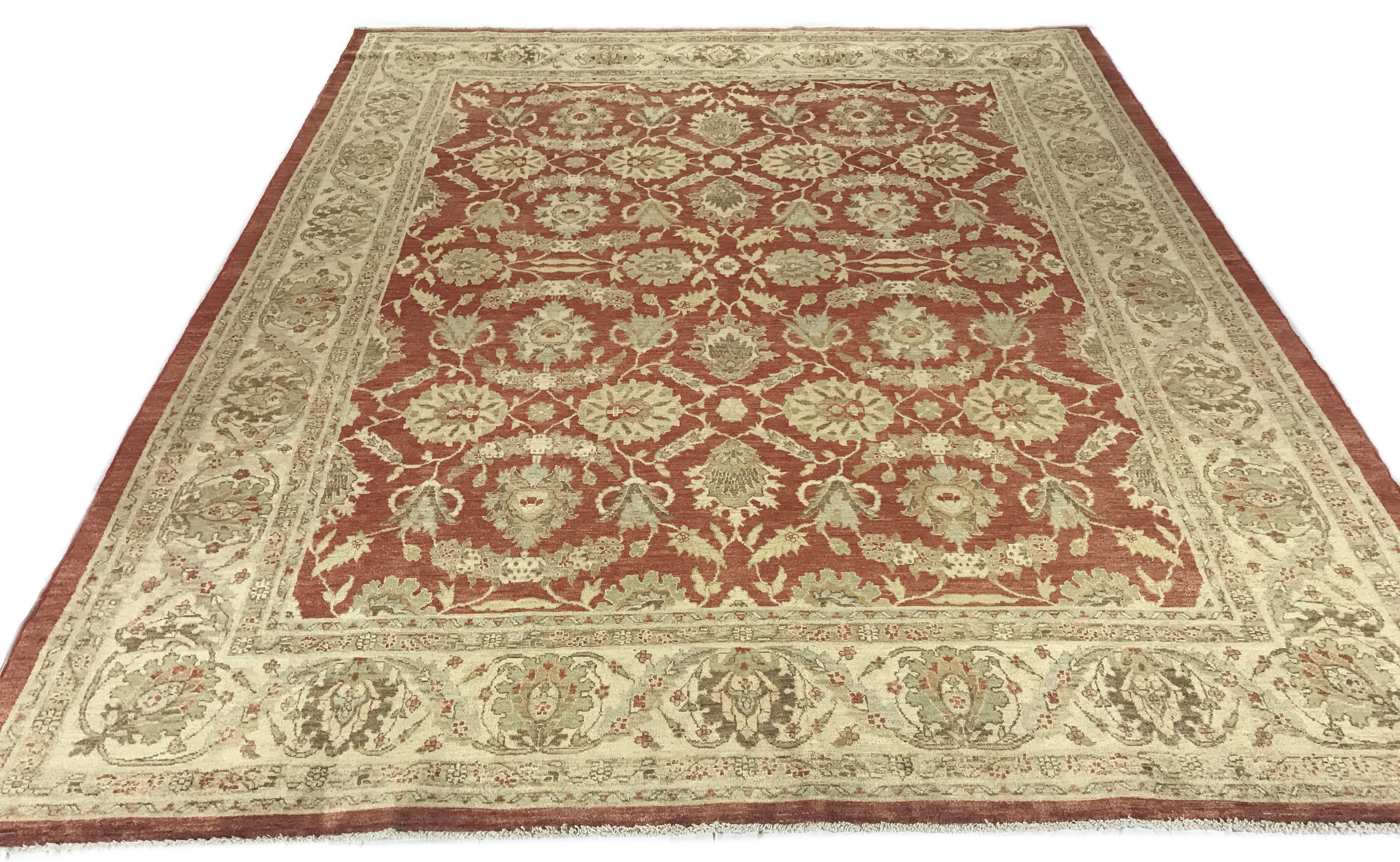 Alfombra de lana de estilo tradicional, beige y roja, 8' x 9'7 

El atrevido panel central rojo y el amplio marco del borde beige crean un fino equilibrio en esta alfombra de estilo tradicional hecha con tintes vegetales. Añade elegancia a un